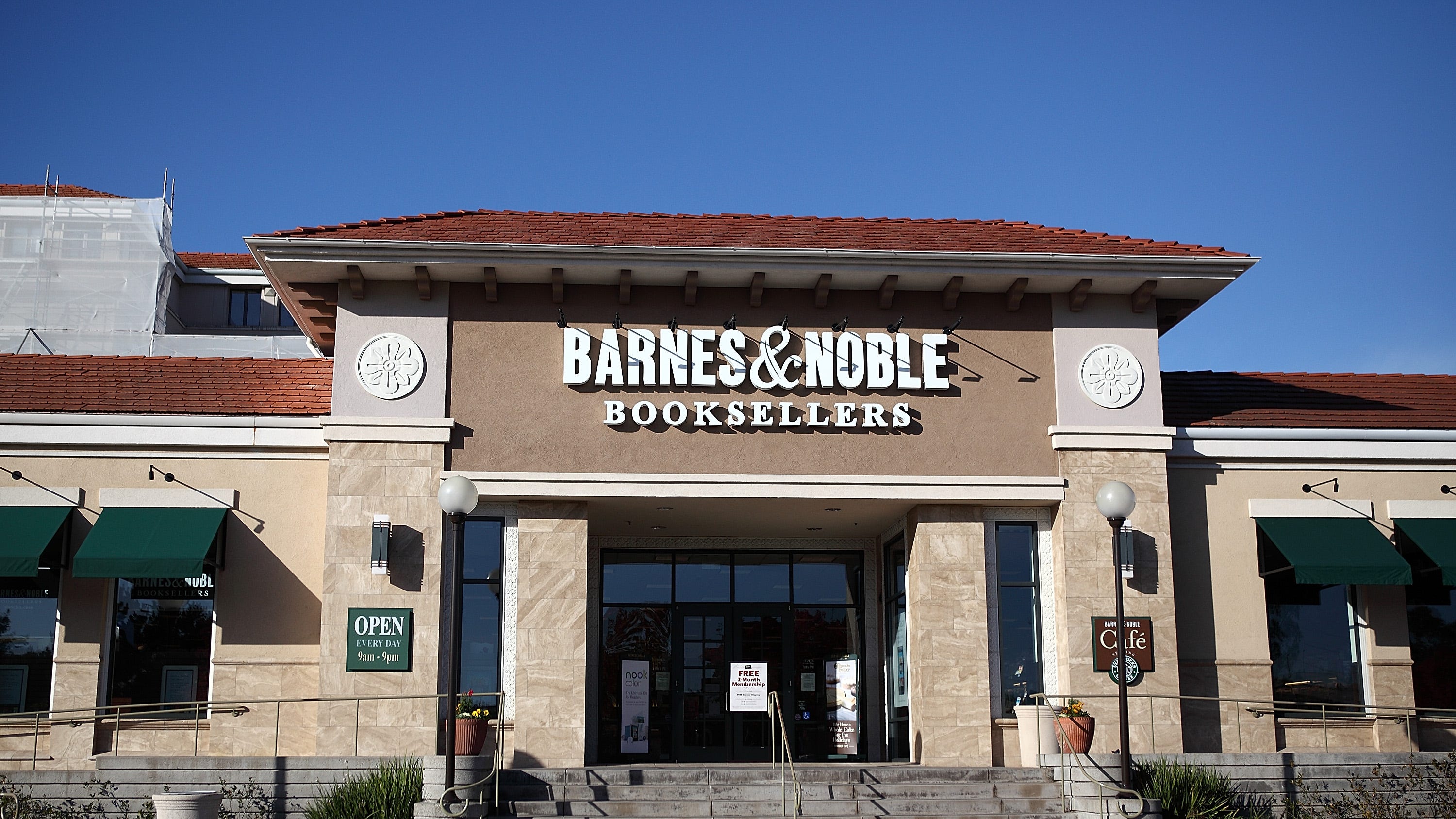 Barnes Noble Unable To Negotiate New Kierland Lease