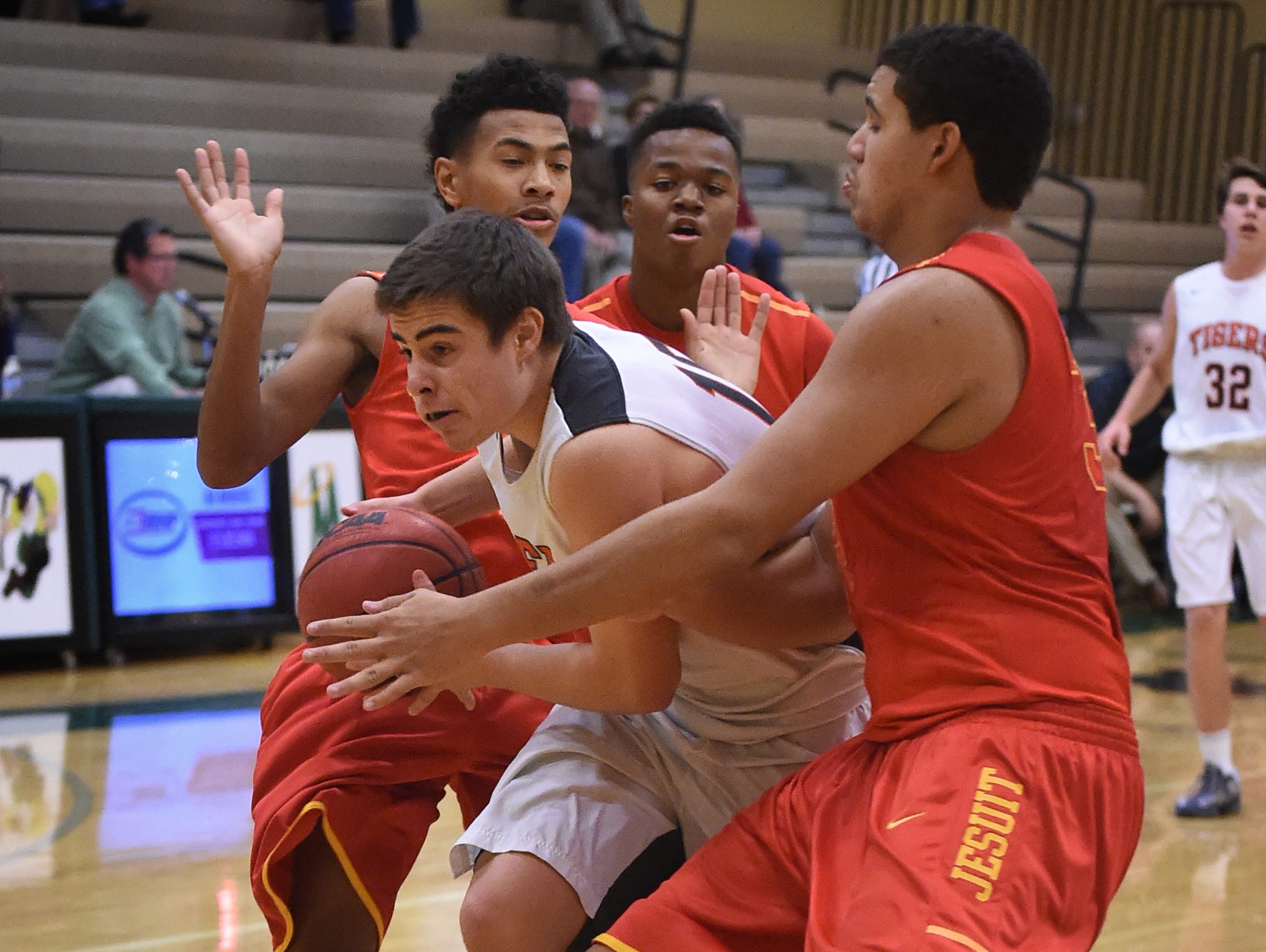 Boys basketball: Douglas plays strong in loss to Jesuit | USA TODAY ...