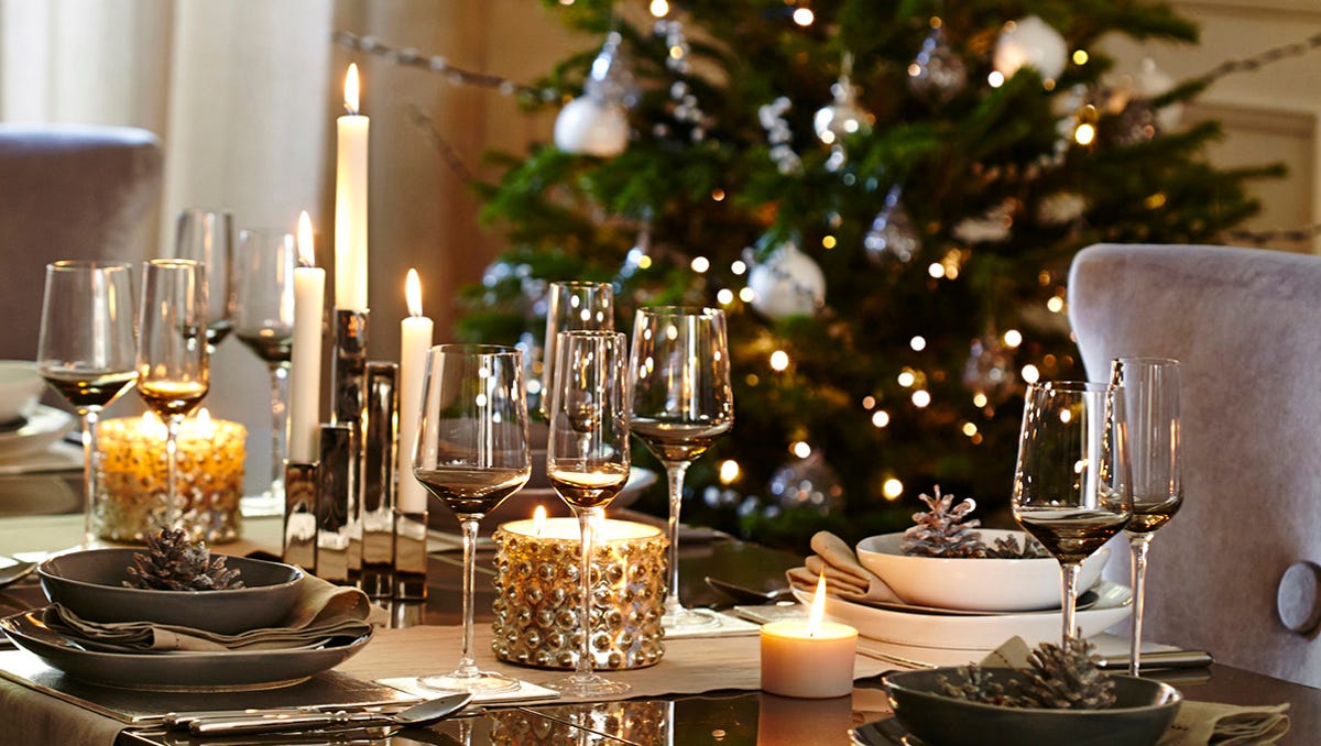 Gallery: Style gathers 'round the holiday table