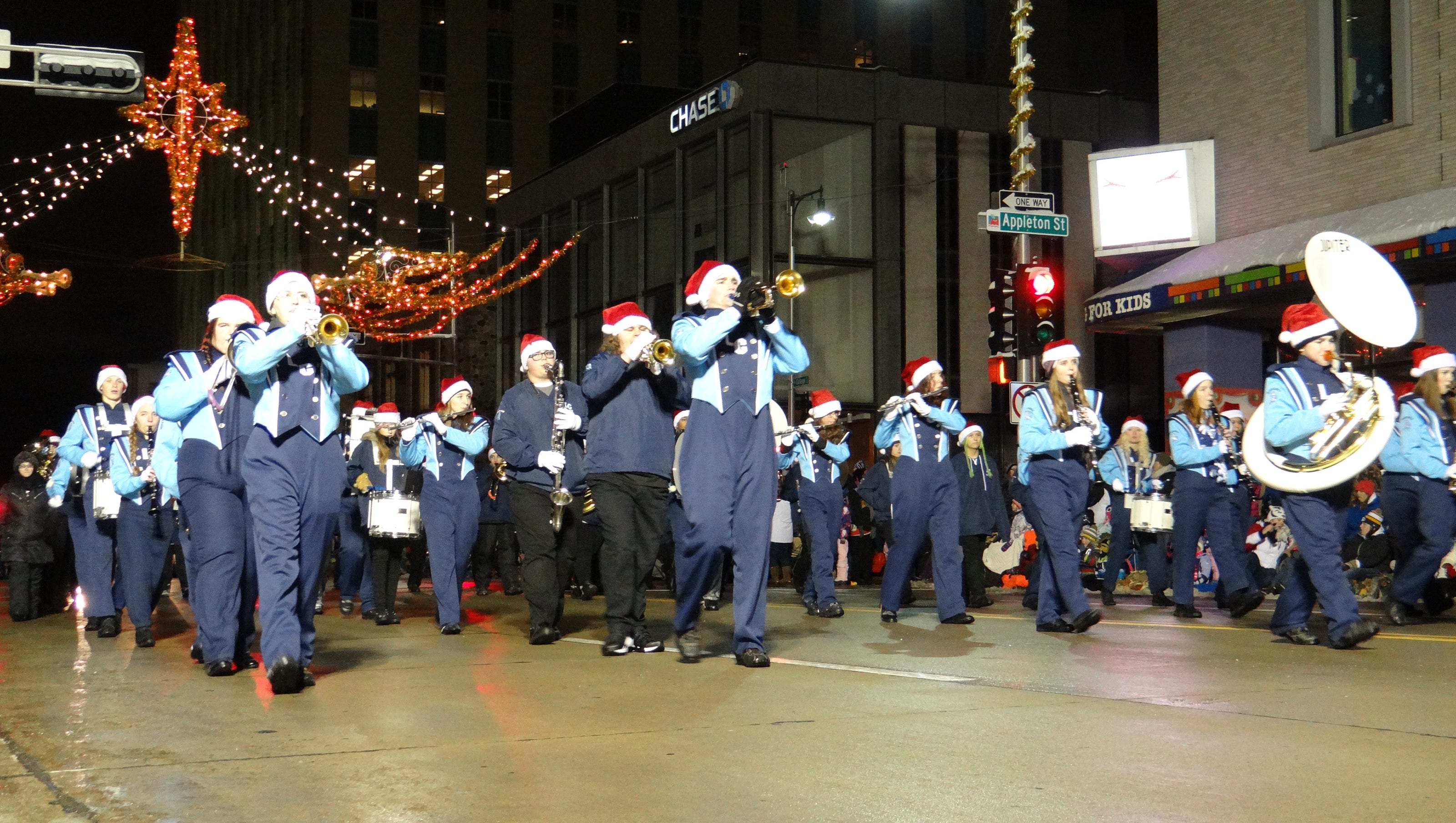 Appleton Christmas parade to start later