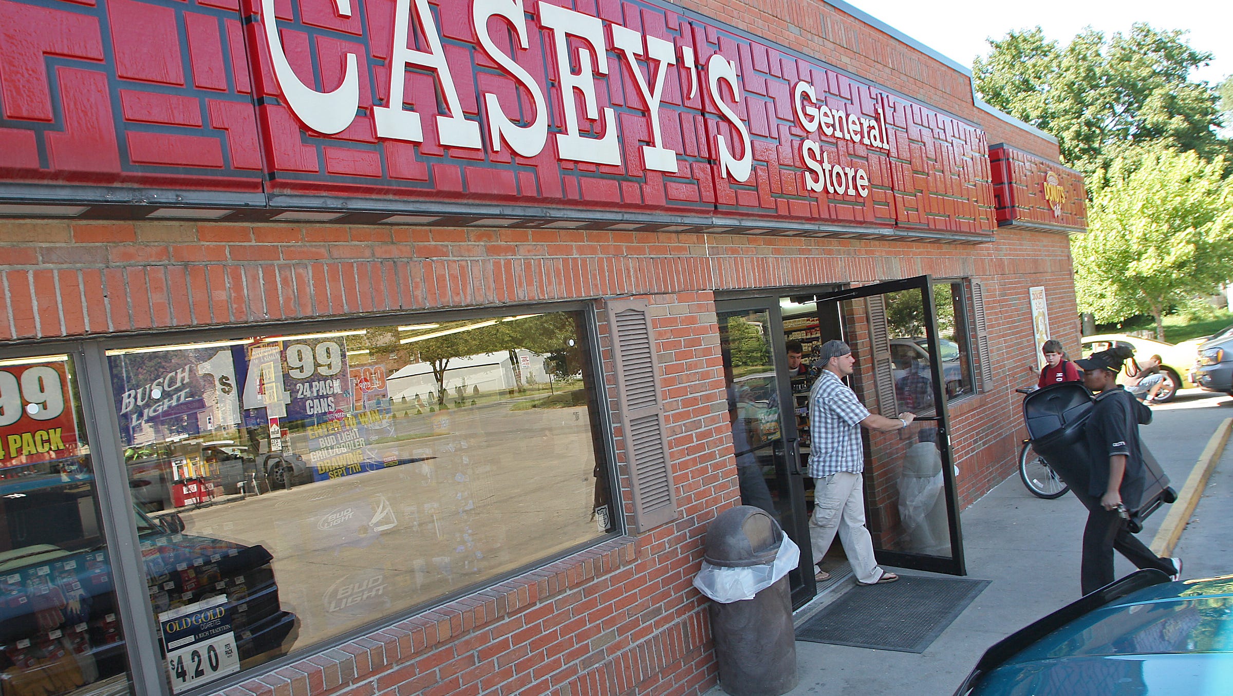 Casey's Opens 2000th Store