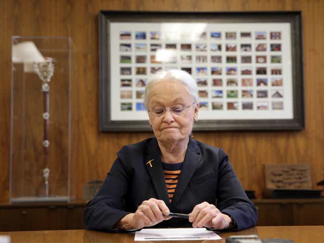 El Paso Leaders Applaud Diana Natalicio S 30 Years Of Service At Utep