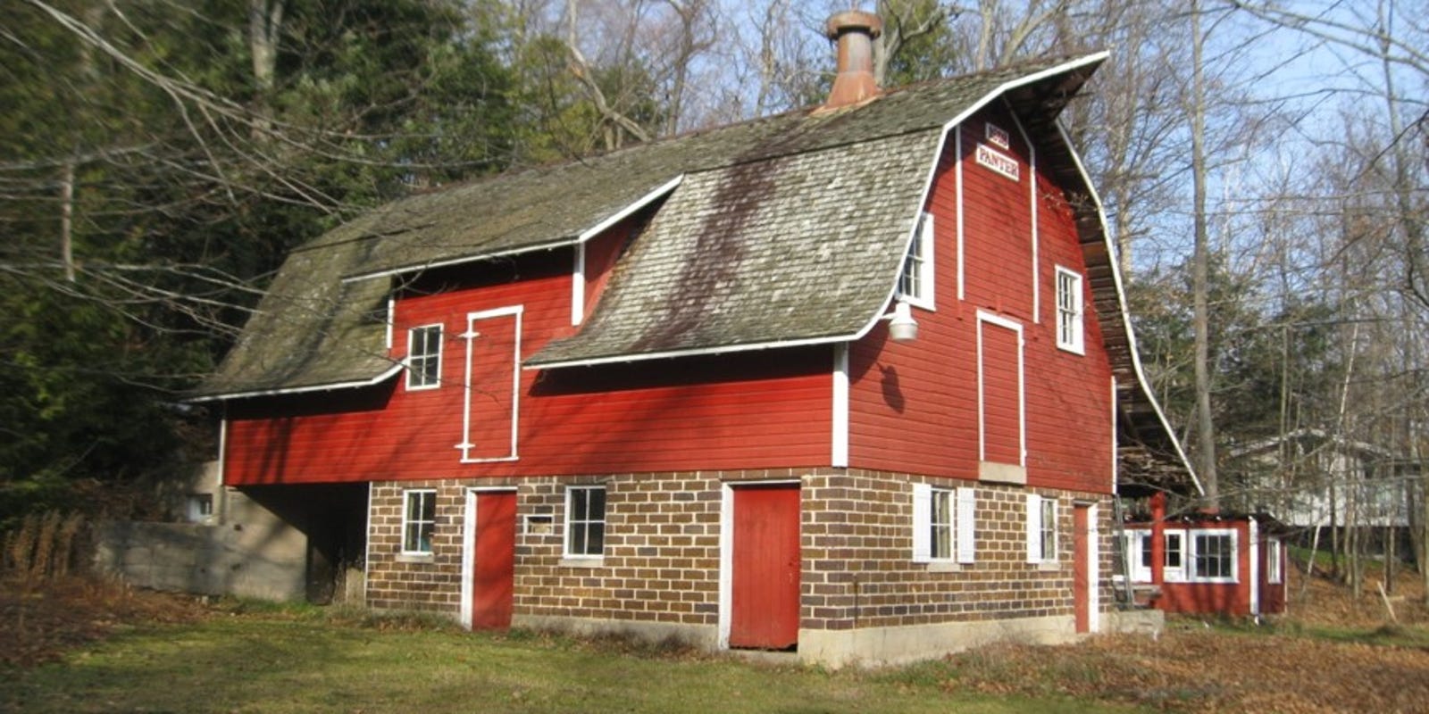 What S In A Michigan Barn Some Say A Home