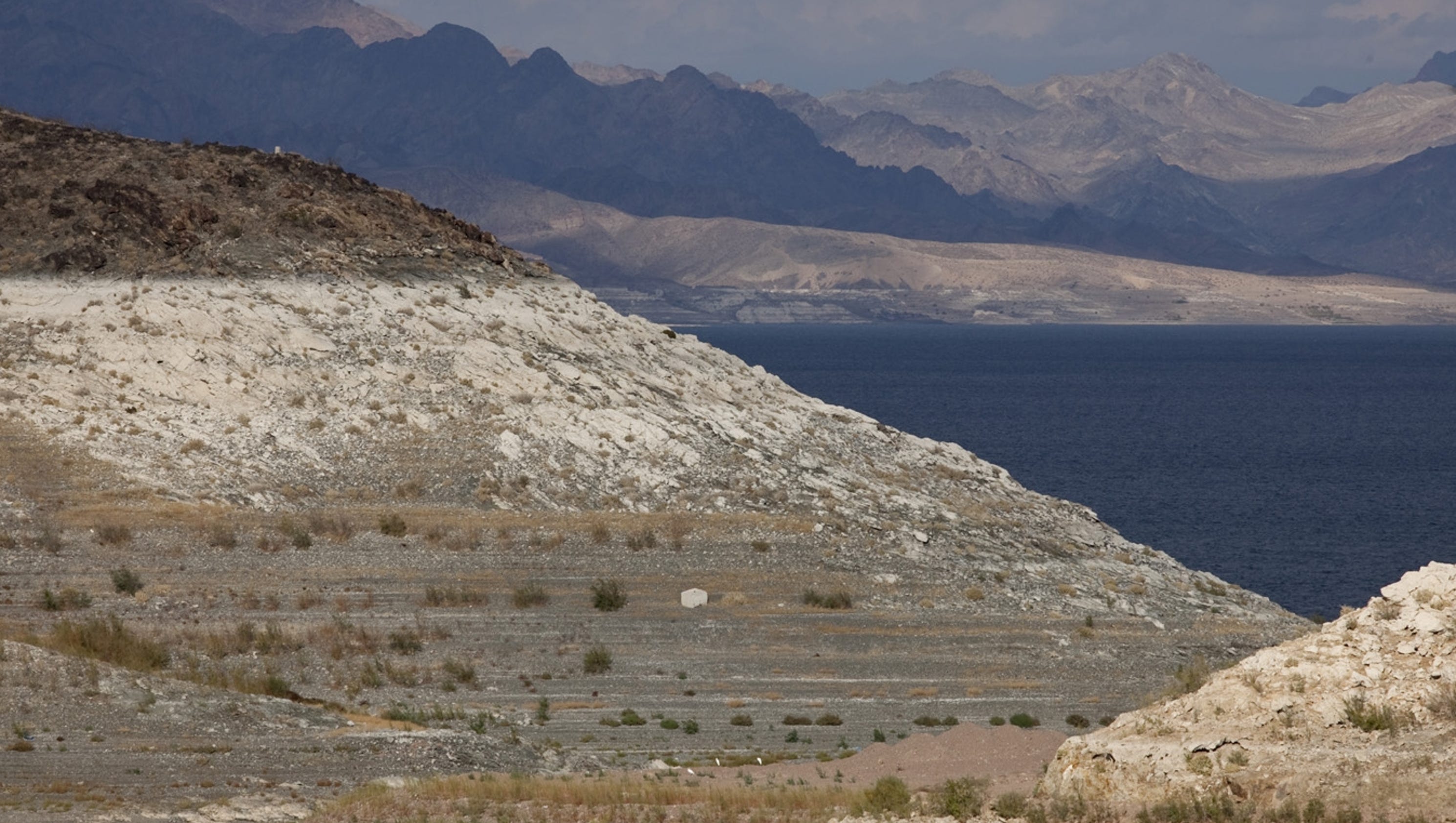 Water level in Nevada's Lake Mead drops to alltime low