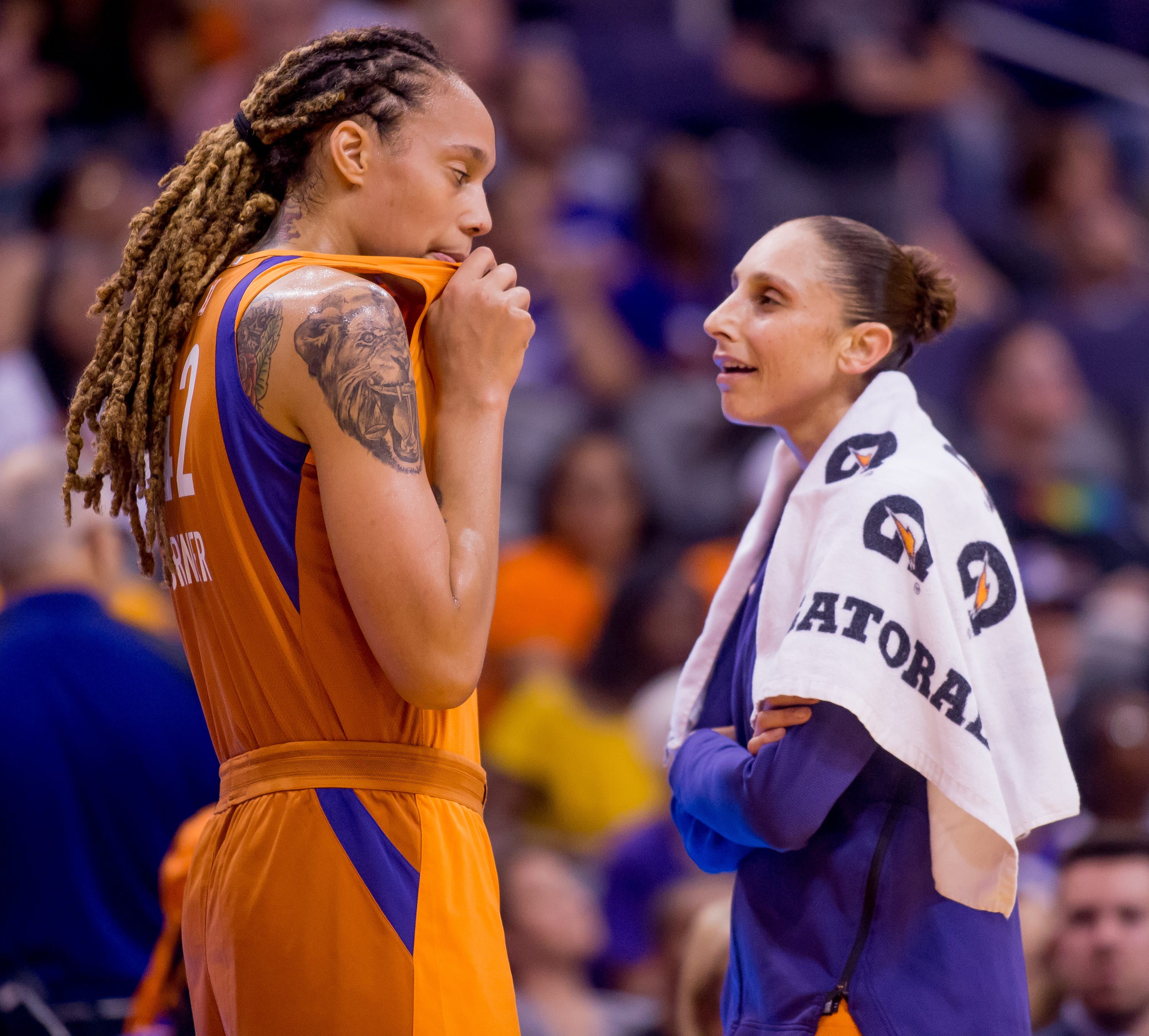 How Tall Is Brittney Smith
