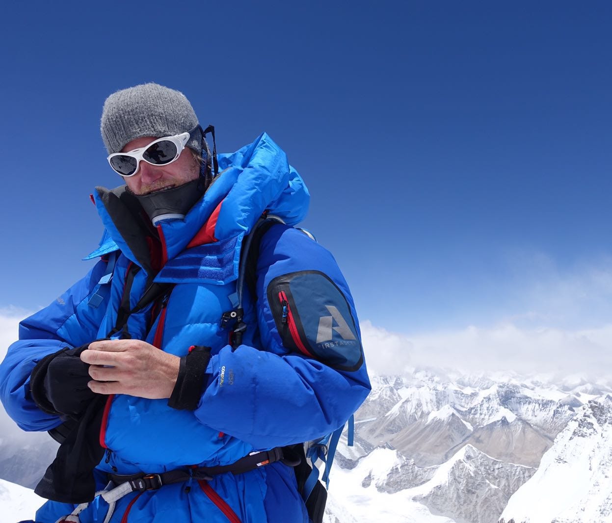 Everest without oxygen an emotional battle for climbers | wtsp.com