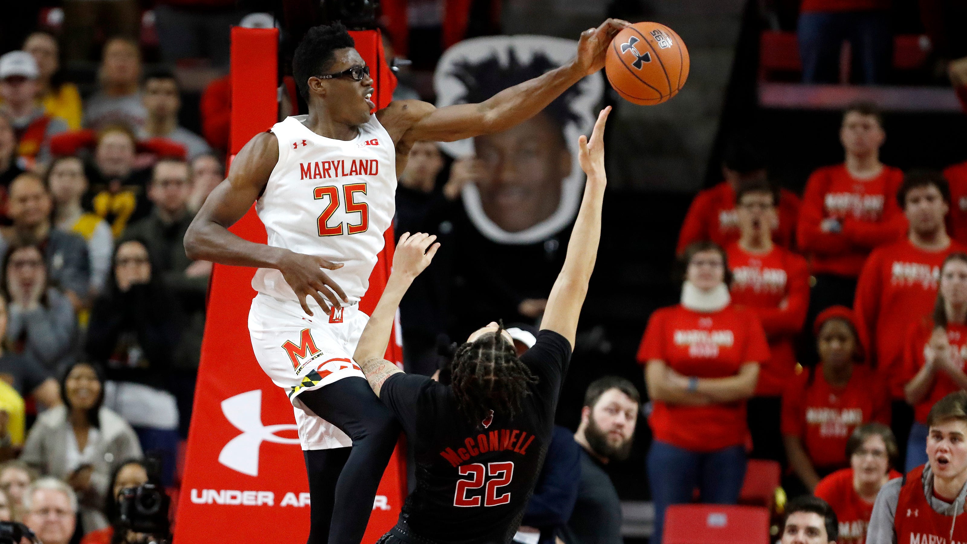 No. 9 Maryland rides play of Jalen Smith to top of Big Ten