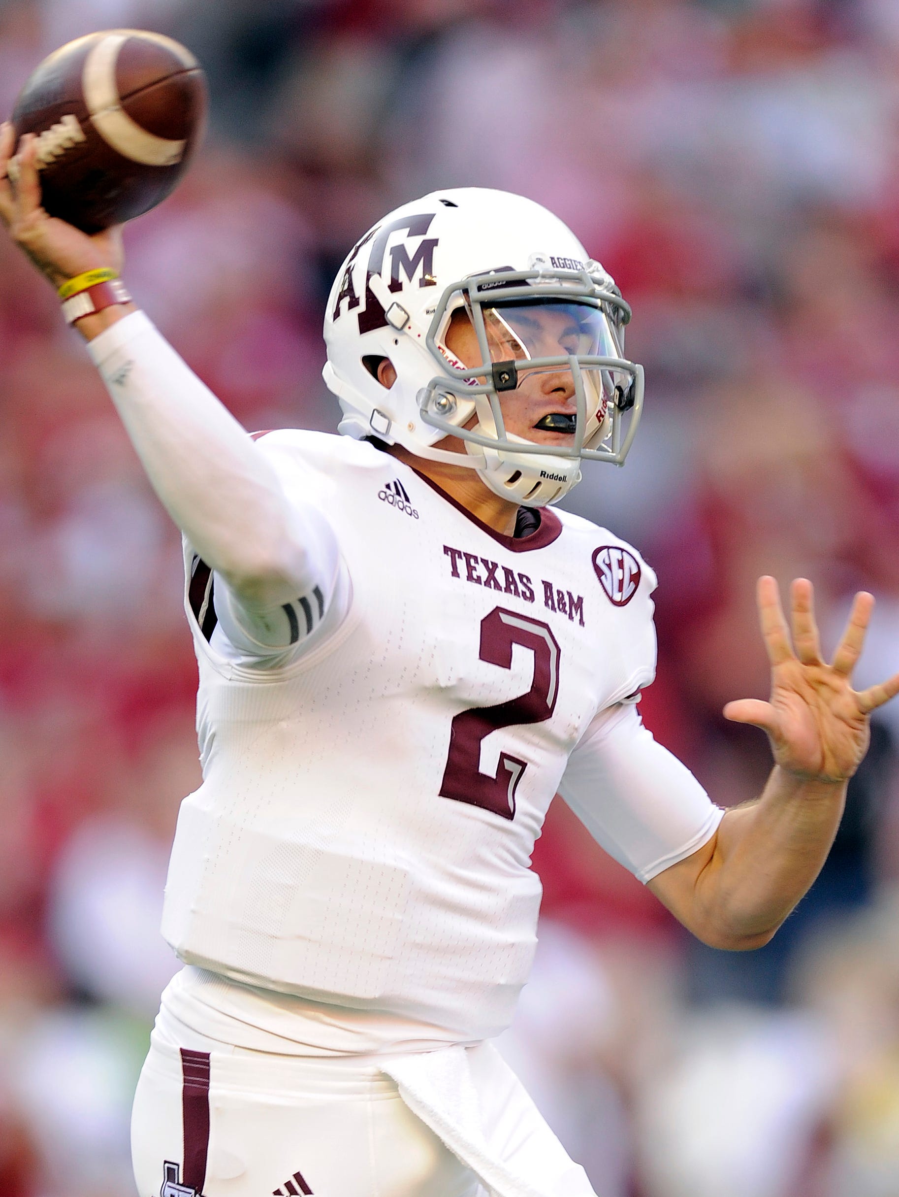 Johnny Manziel Signed Texas A&M 8x10 Close Up PF Photo w/2 Insc- Beckett  Auth Black at 's Sports Collectibles Store