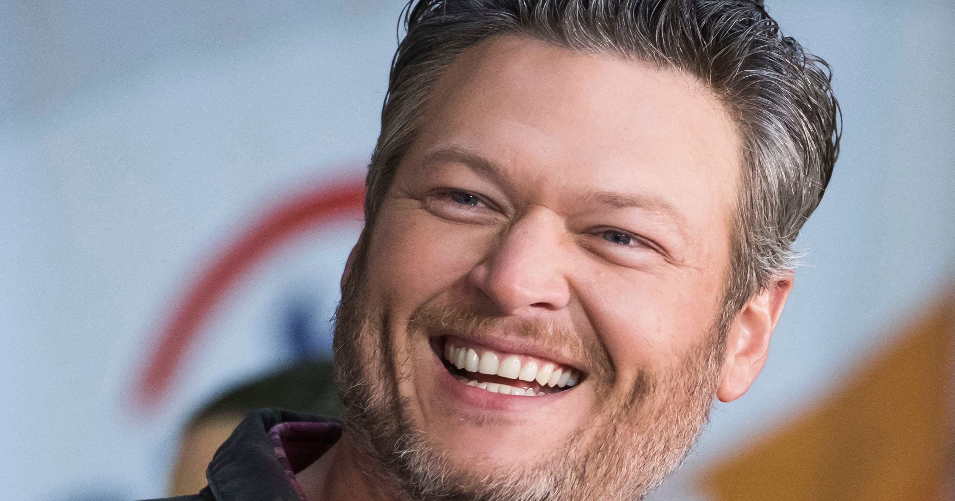 Blake Shelton Twitter Is Unsure About Peoples Sexiest Man Alive