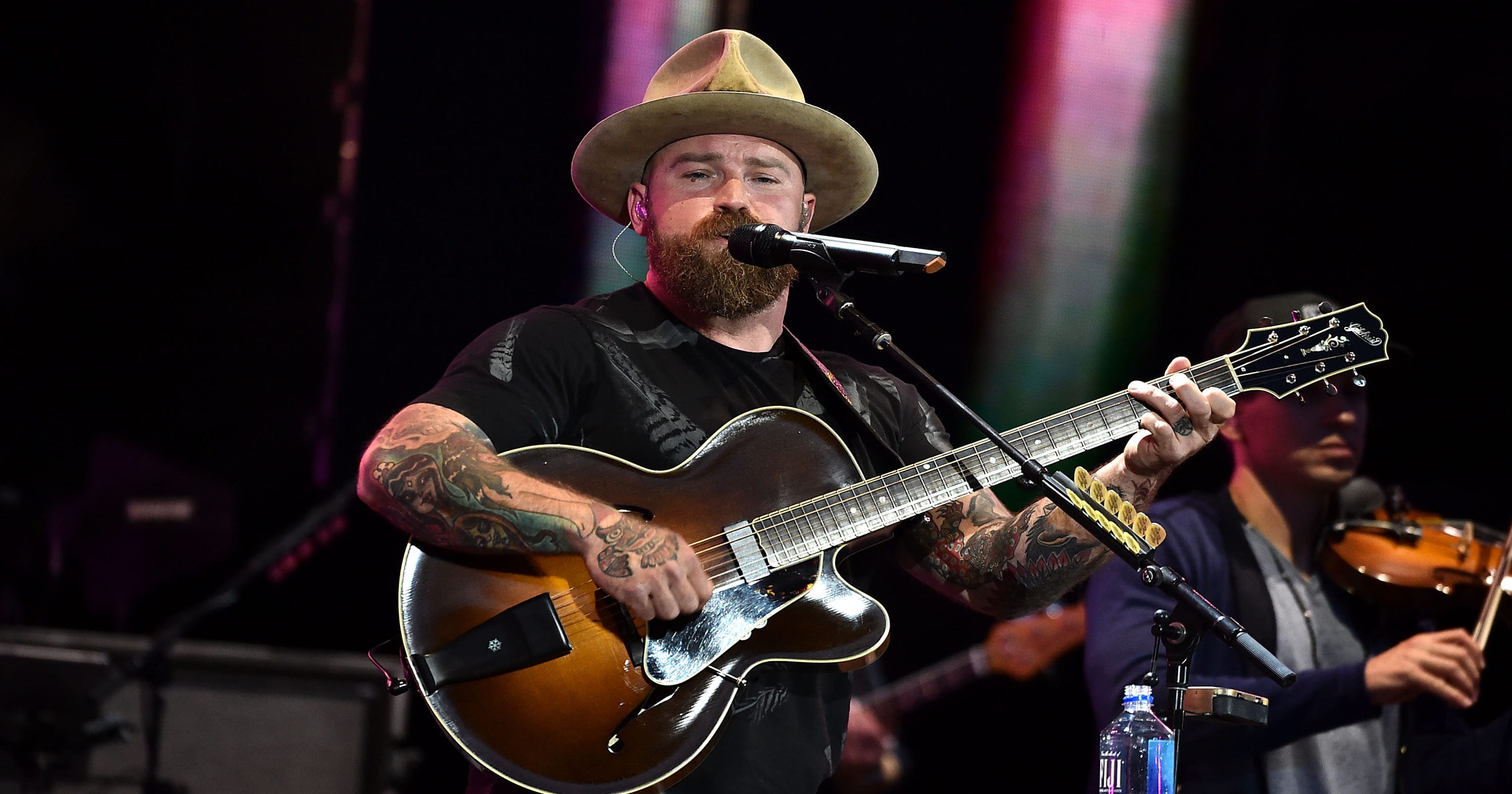 Country Star Zac Brown Wife Shelly Split After 12 Years Of Marriage 