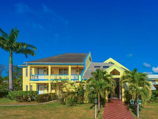 Budget Caribbean: Low-cost lodging, cheap eats by island