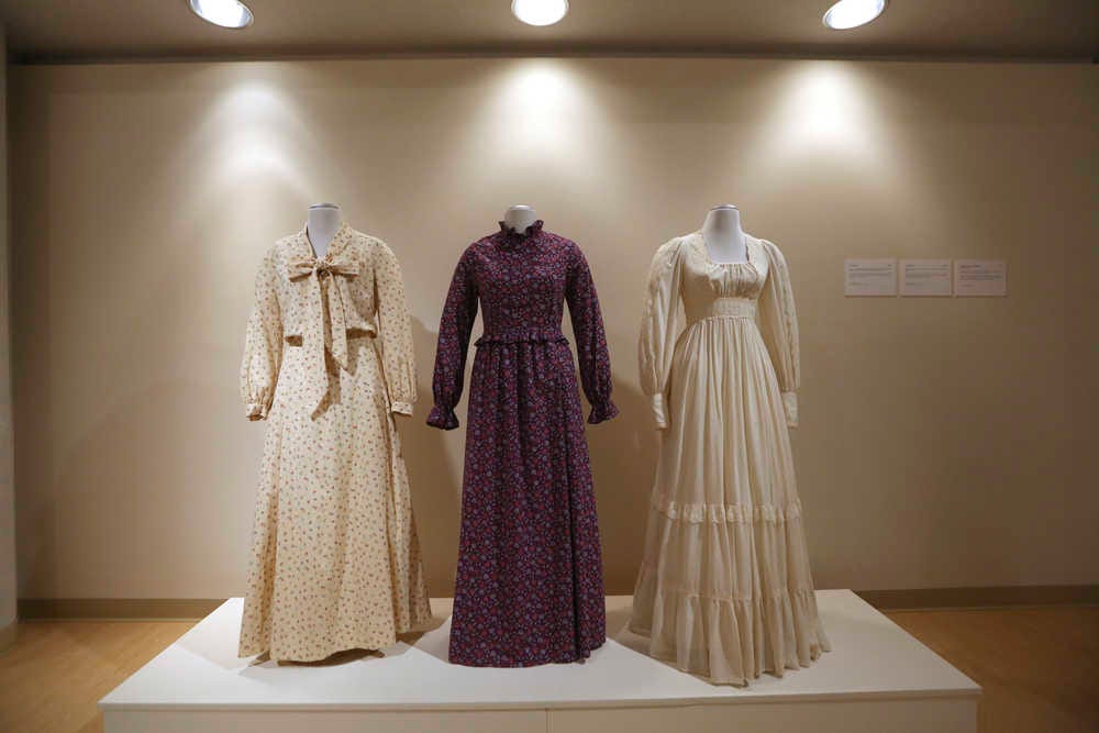 wedding dresses in the 1800s