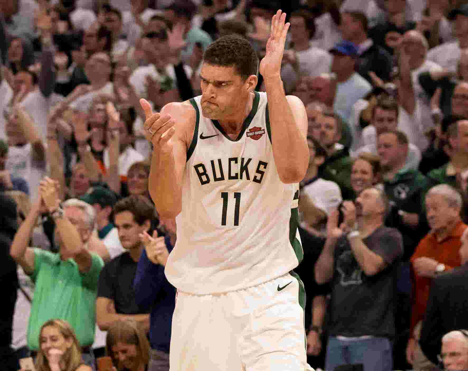 Brook Lopez, Bucks steal Game 1 away from Raptors