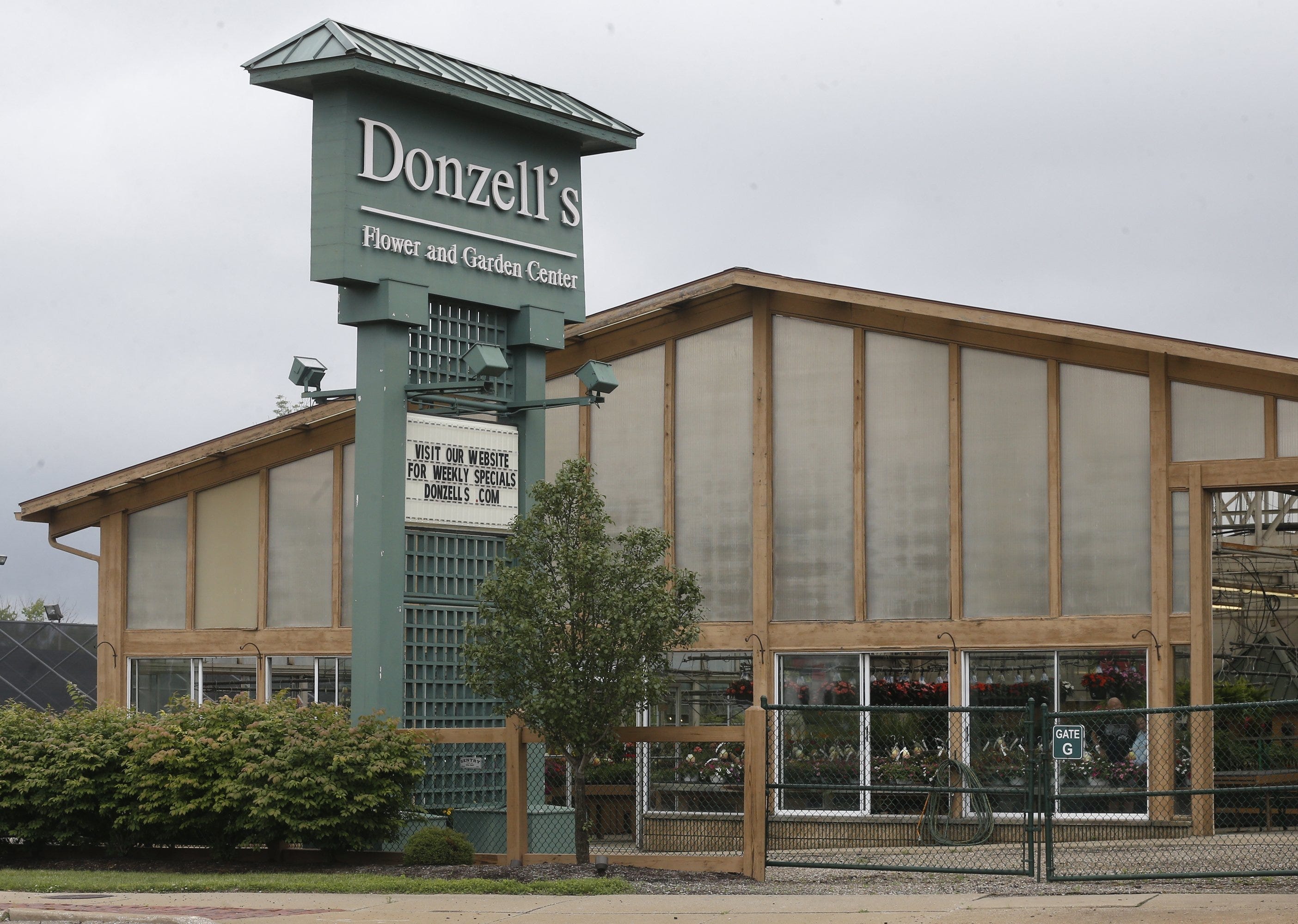 Donzells Christmas Open House 2022 Donzell's Closing After 66 Years