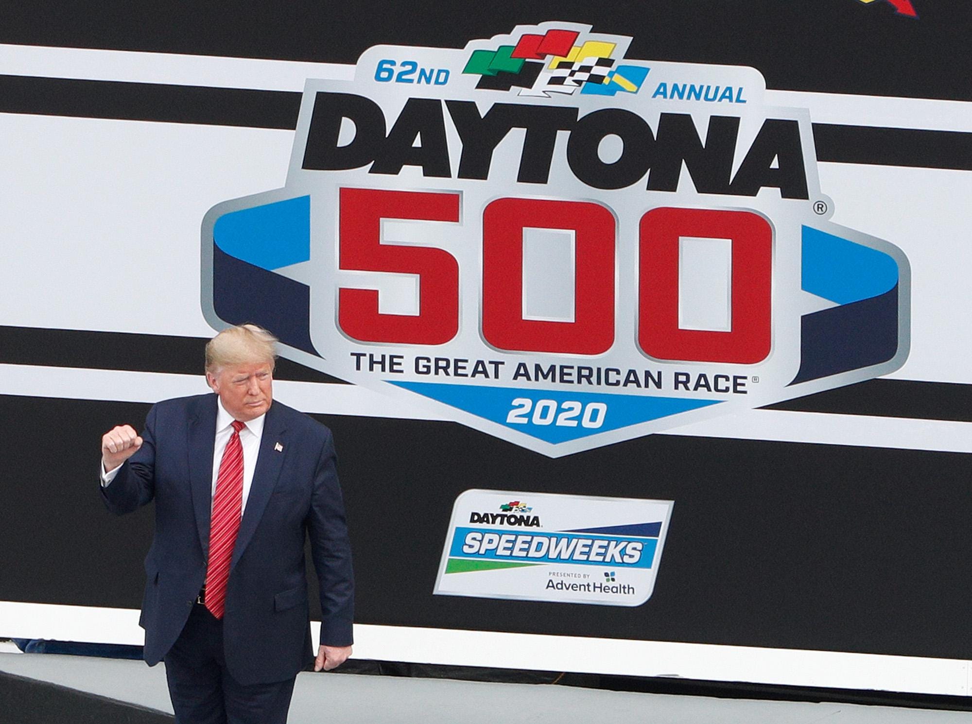 air force one buzzes daytona 500