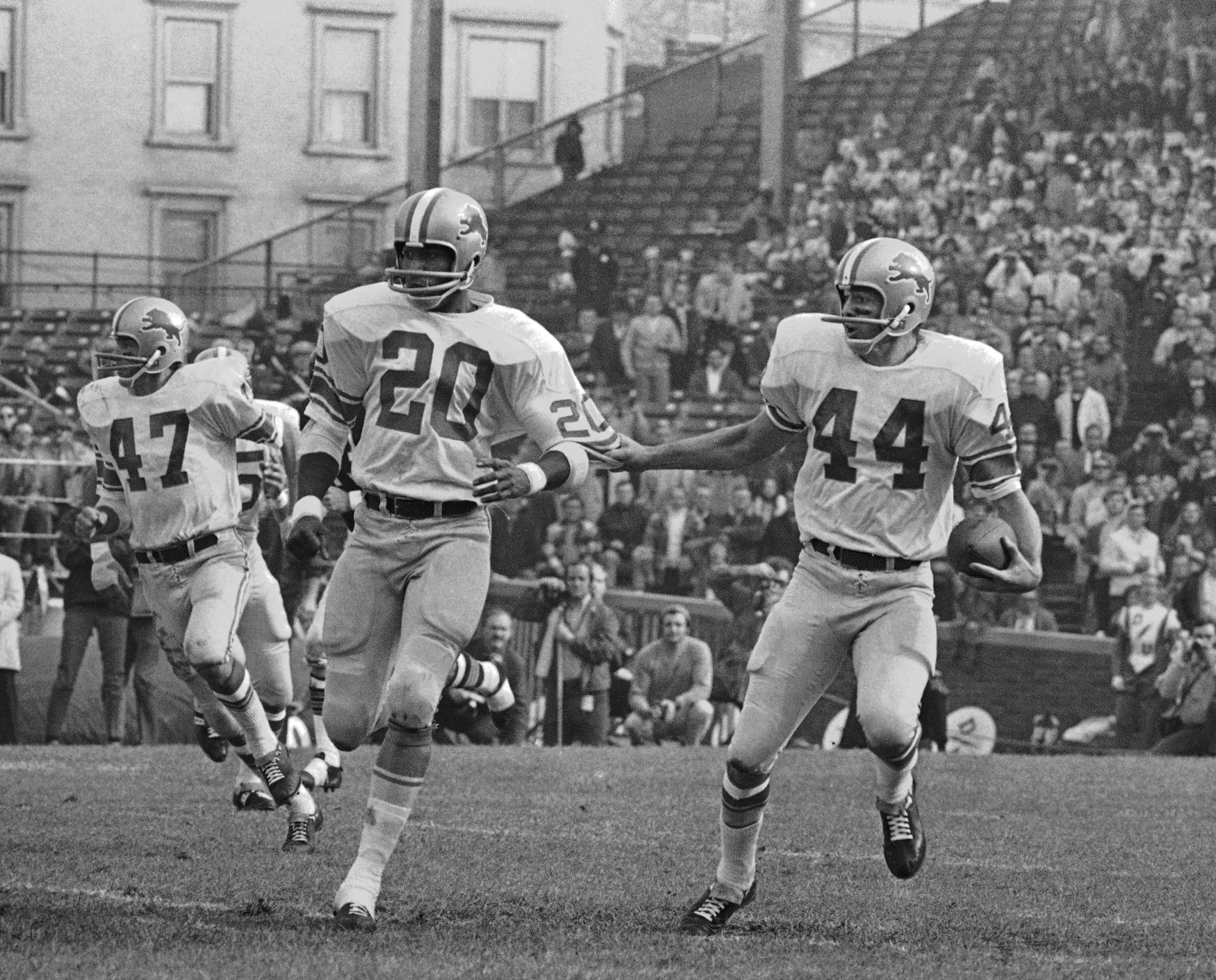 Detroit Lions Joe Schmidt on field during game vs Washington Redskins  News Photo - Getty Images