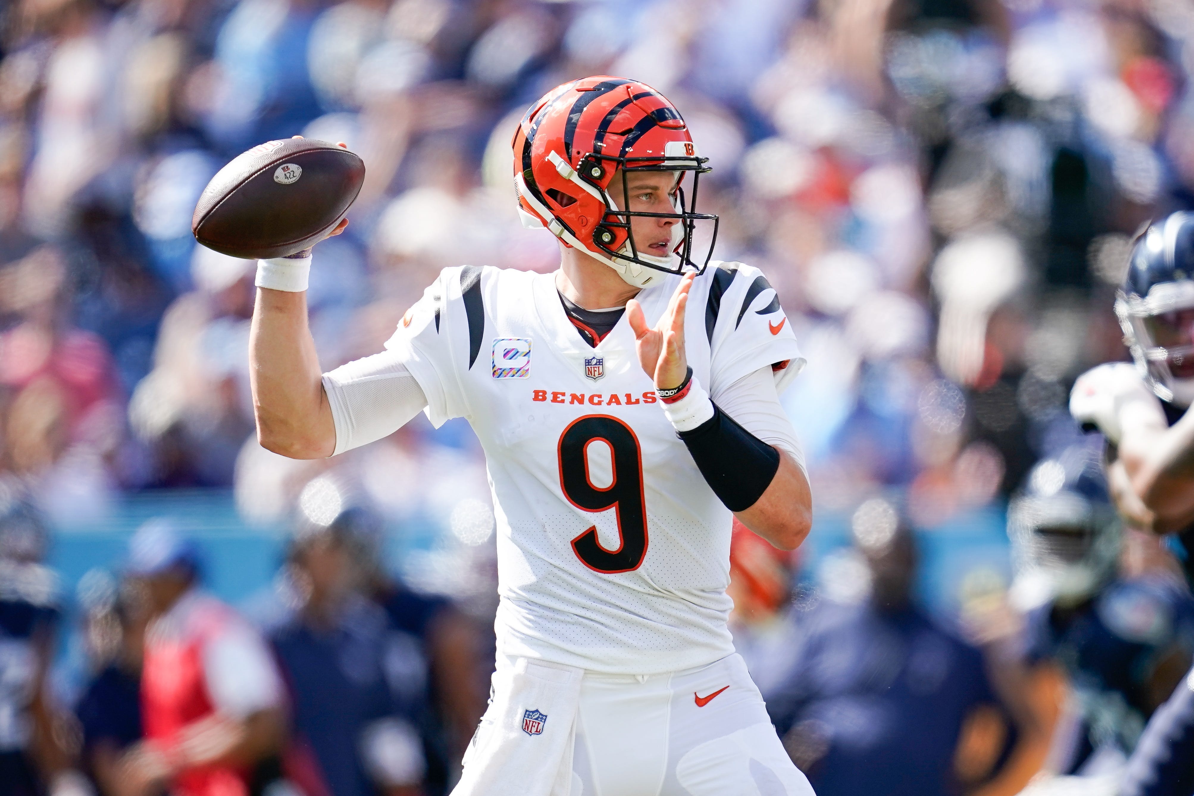 Lamar Jackson, Ravens hold on to beat Cincinnati 27-24. Bengals 0