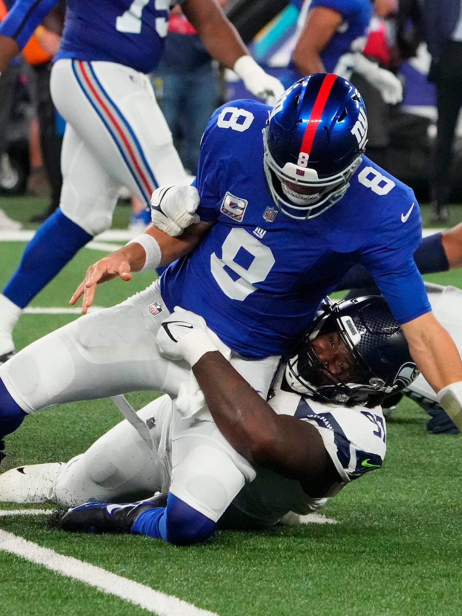 Daniel Jones sacked 10 times as Giants show little in 24-3 loss to