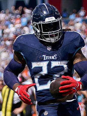 Tennessee Titans guard Chance Warmack (70) and center Chris