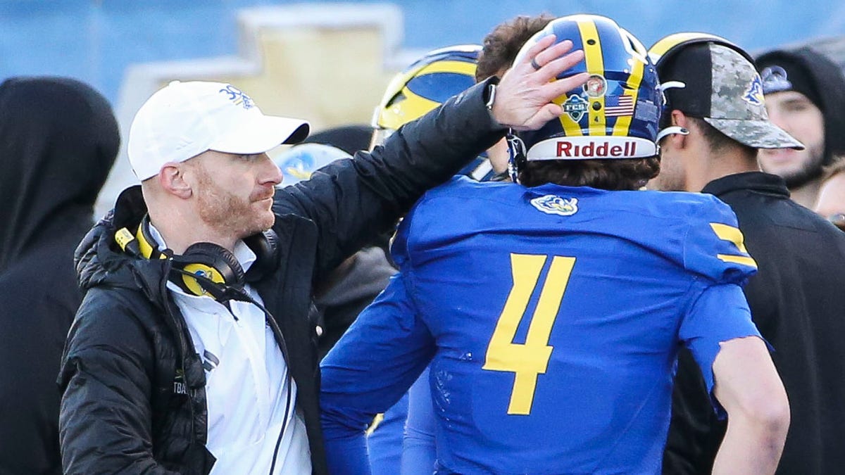 Blue Hens troubled by injuries, Wildcats in regular season finale