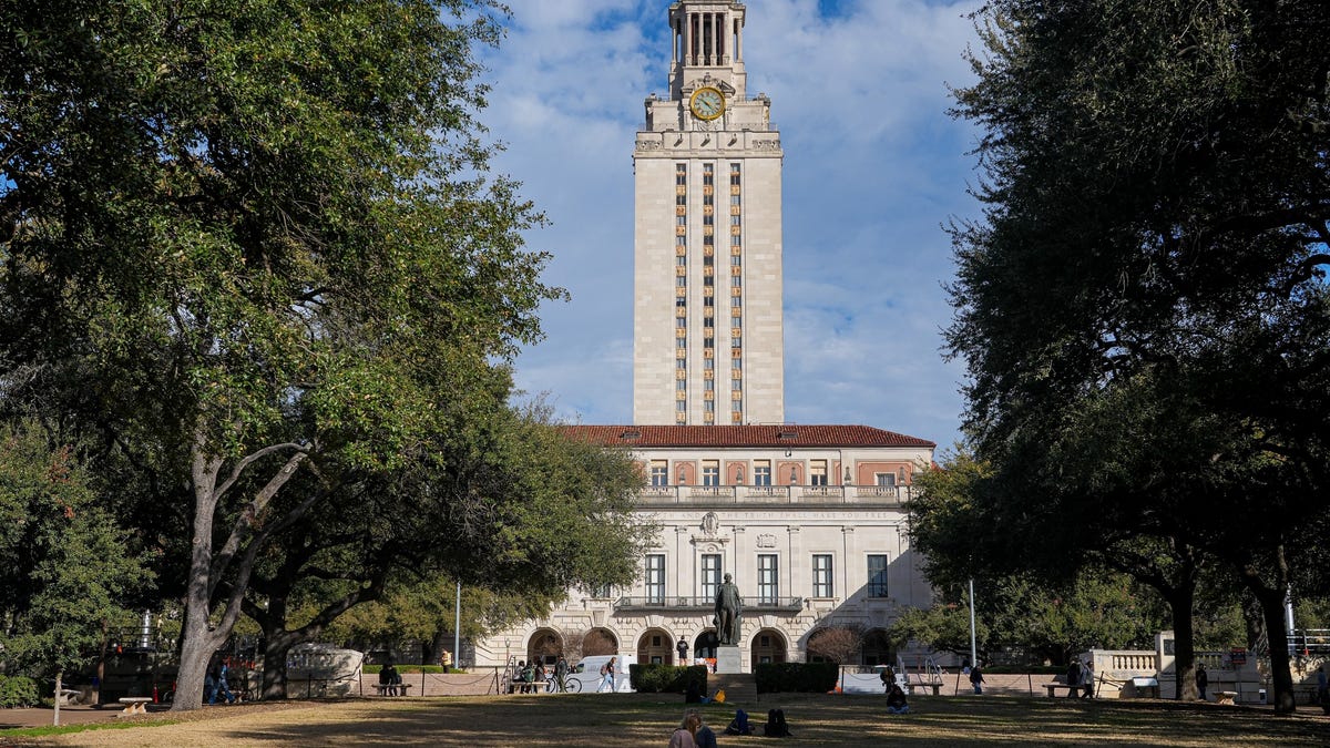 观点：德克萨斯大学向政治风向低头