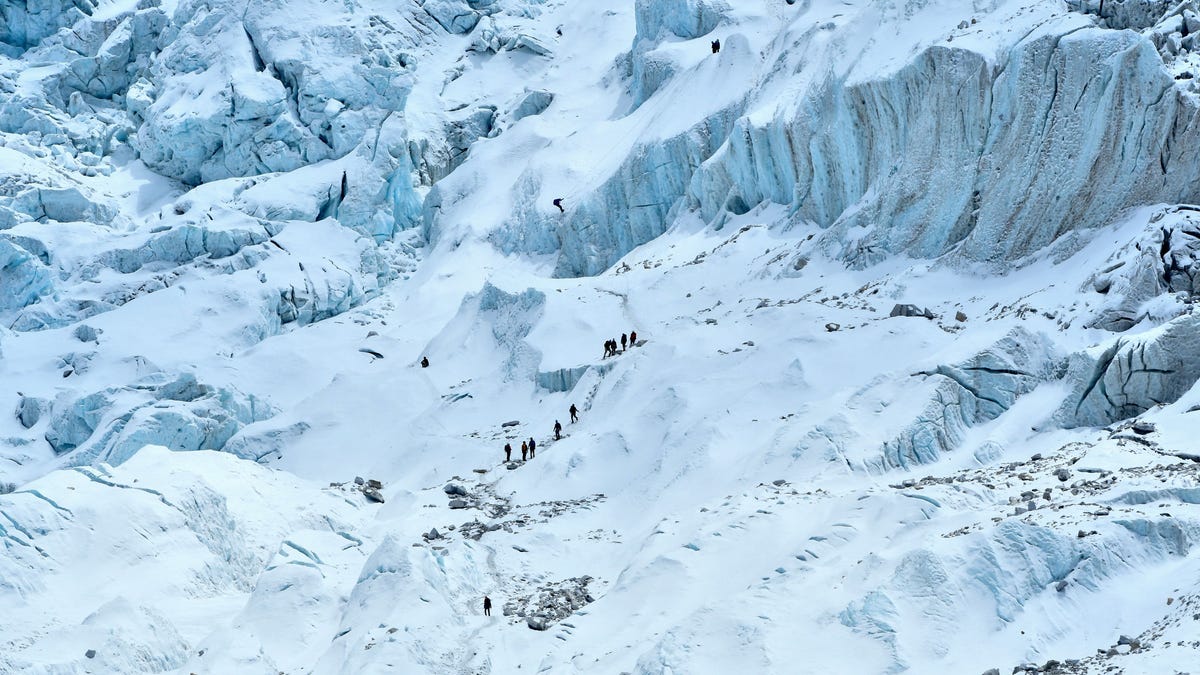 4 wspinaczy zginęło na Mount Everest, a jeden zaginął