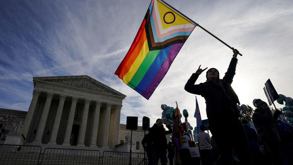 #Colorado GOP calls for burning of Pride flags