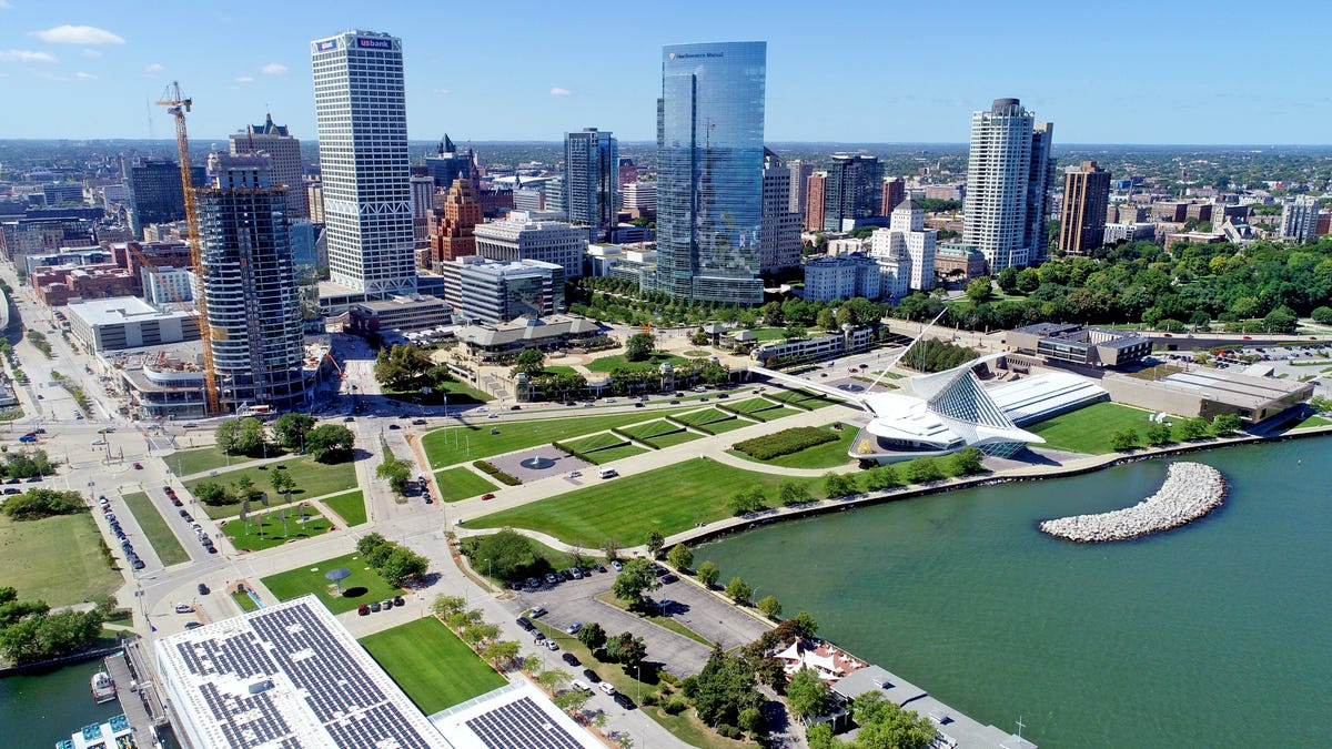 Milwaukee’s skyline chosen as one of the world’s most stunning