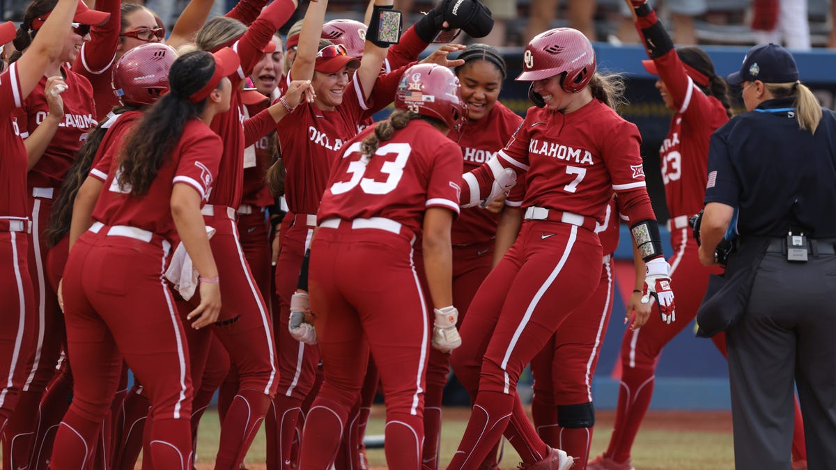 Oklahoma softball tops Texas, completes sweep in Women’s College World Series championship