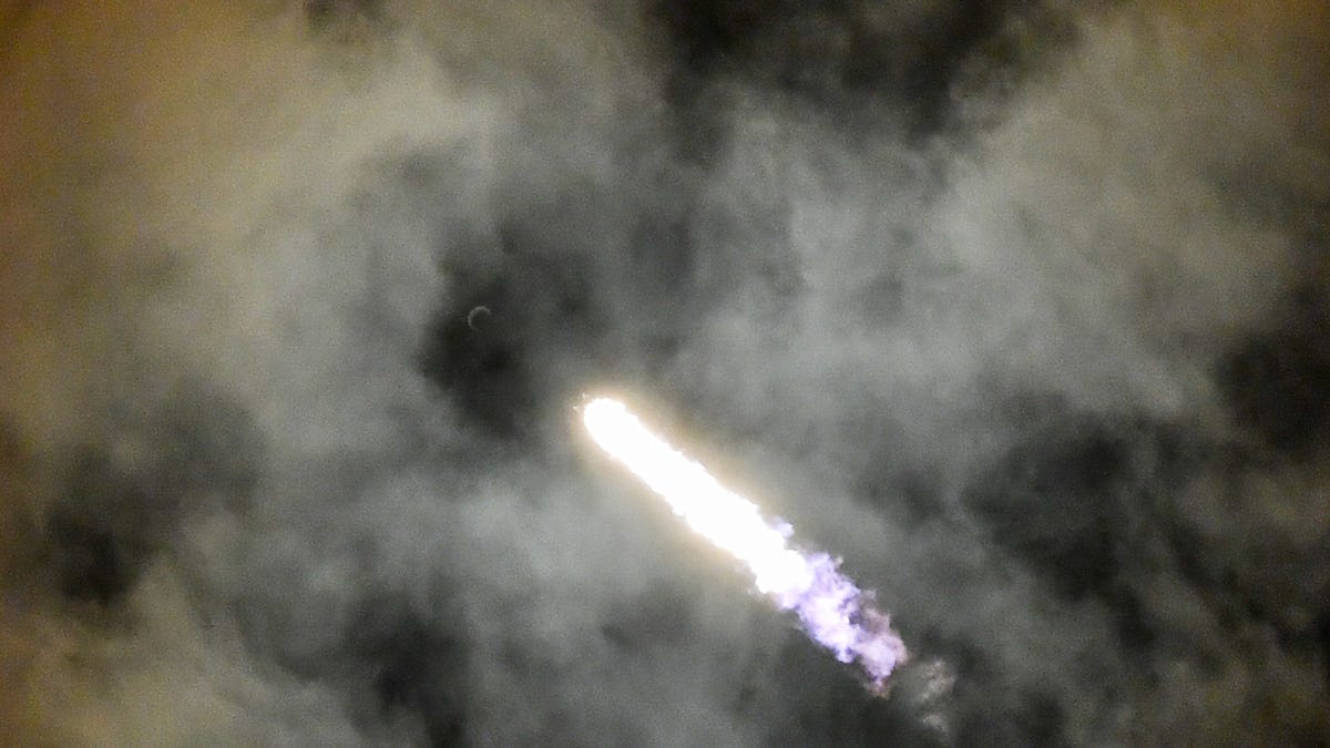 очищення!  Запуск SpaceX Falcon 9 був перерваний відразу після того, як двигуни Raptor спалахнули