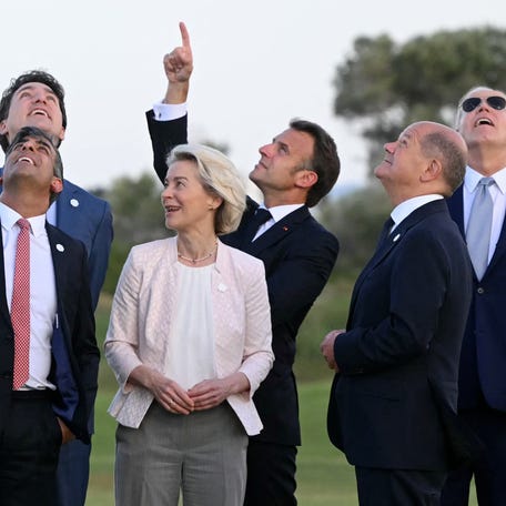 British Prime Minister Rishi Sunak, Canadian Prime Minister Justin Trudeau, President of the European Commission Ursula von der Leyen, French President Emmanuel Macron, German Chancellor Olaf Scholz and US President Joe Biden attend a skydiving demonstration at Borgo Egnazia Golf Club San Domenico during the G7 Summit hosted by Italy in Apulia region, on June 13, 2024 in Savelletri.