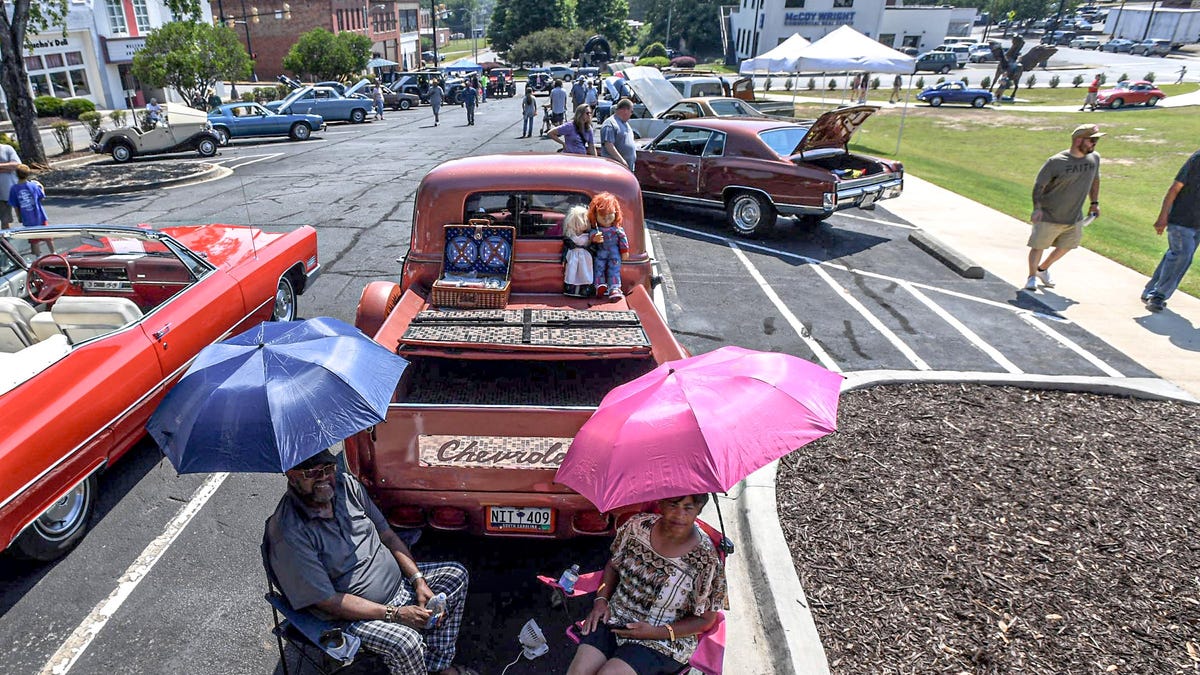 Read more about the article Day B4 Father’s Day Auto Show showcases hundreds of popular cars and trucks