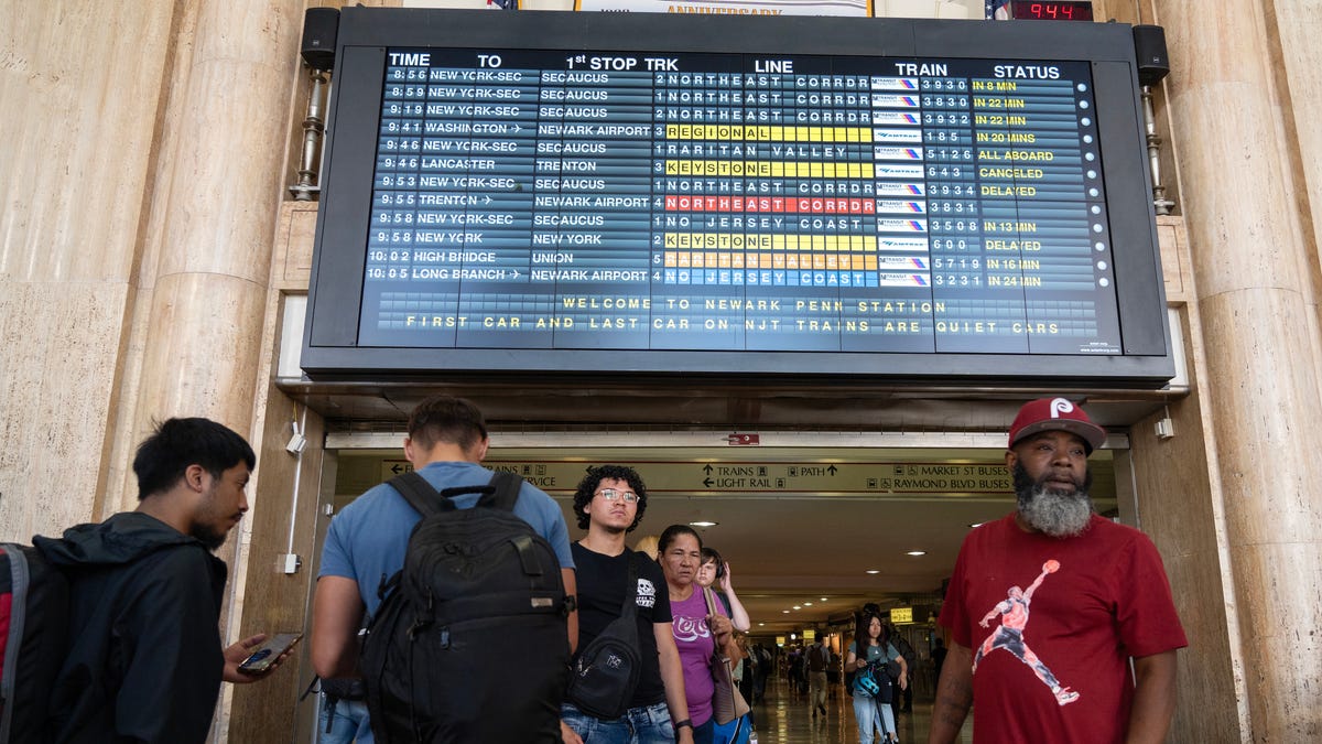 Read more about the article NJ Transit delays force commuters to make backup plans