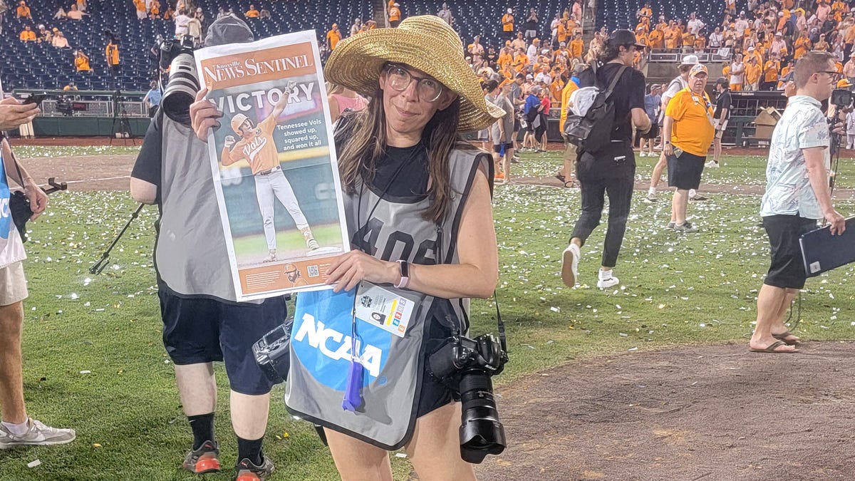 Tennessee baseball made World Series history. How a Knox News photographer captured it all