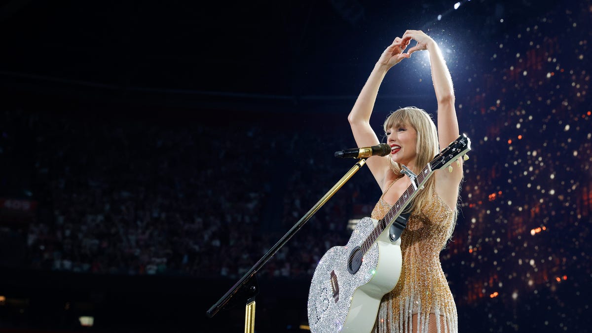 Watch Taylor Swift unveil her new “Speak Now” dress on the Milan Eras Tour