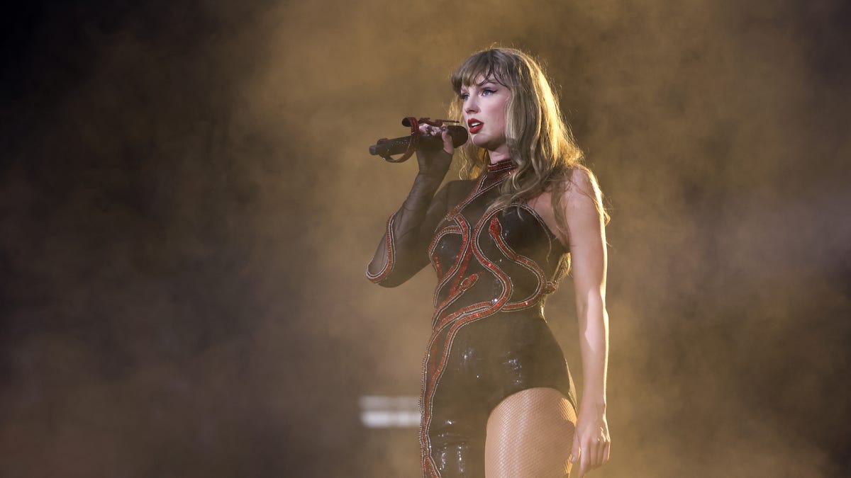 Taylor Swift asks fans in Switzerland for help