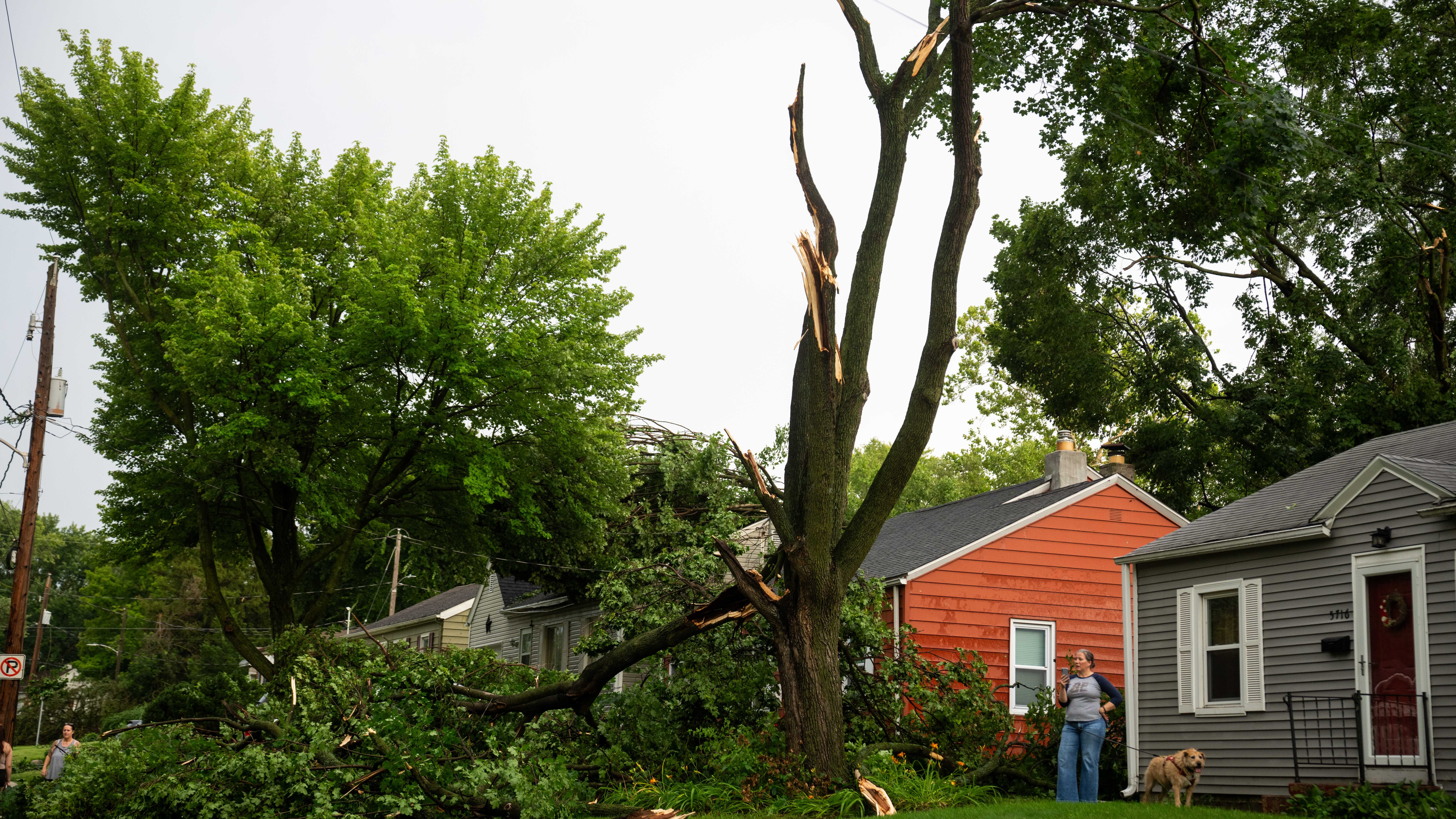 'Destructive storms' clobber Midwest; tornado confirmed in Chicago