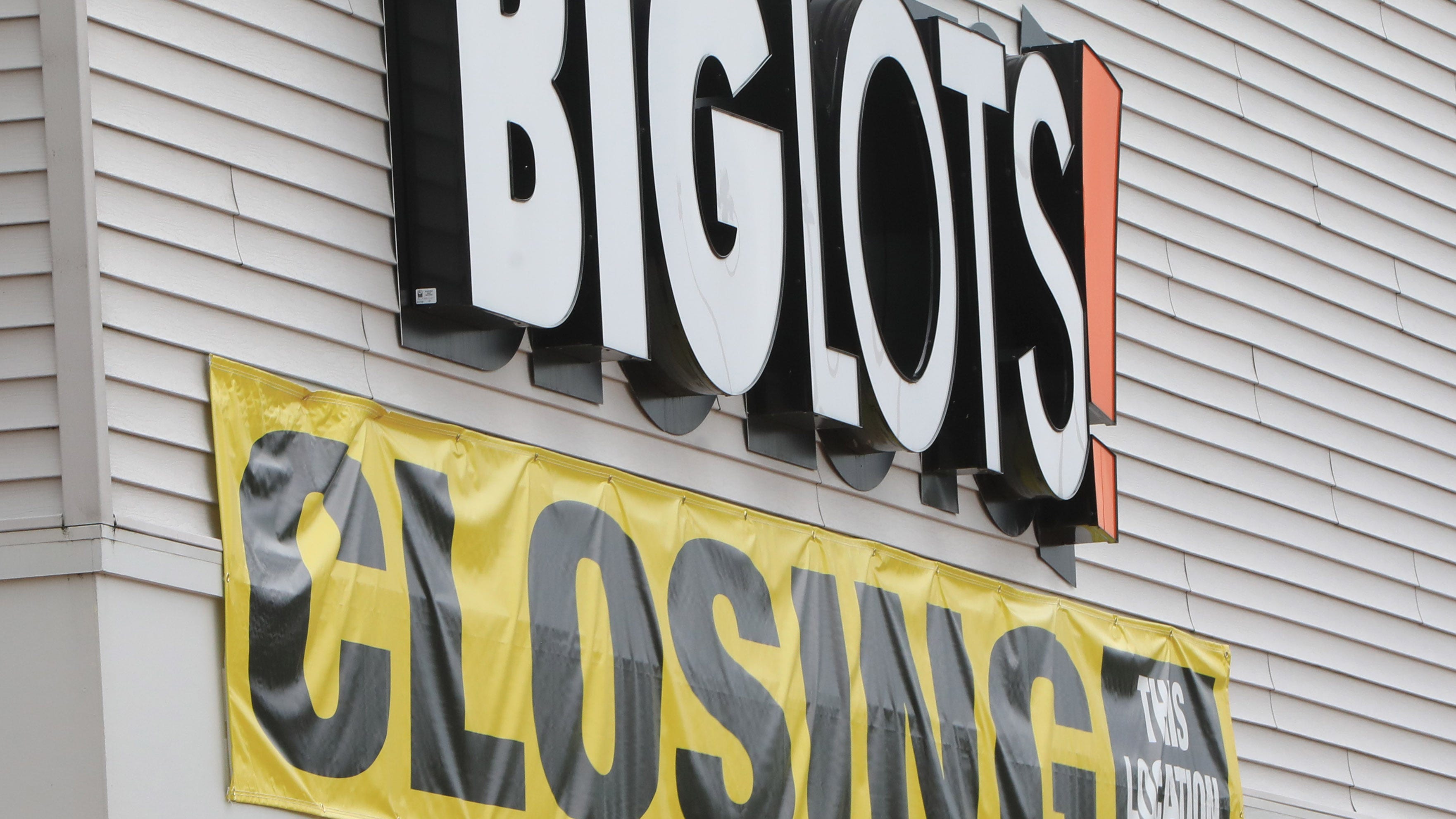 Big Lots plans to begin going out of business sales at all stores