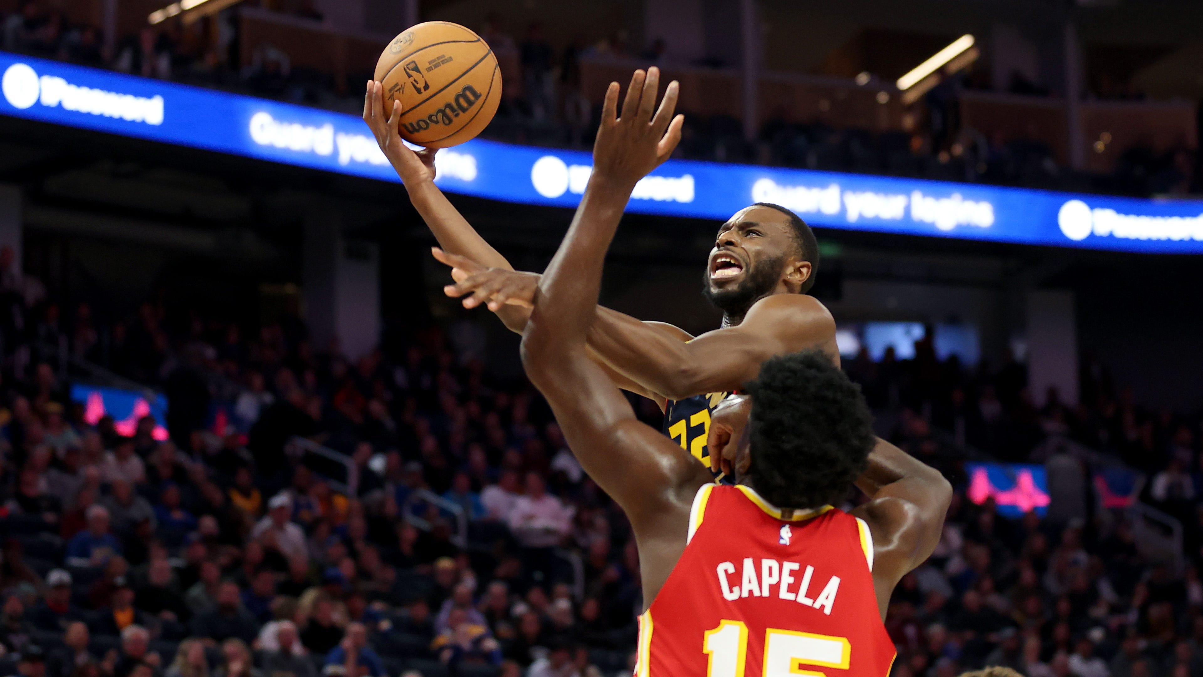 Andrew Wiggins helps Warriors get back in win column vs. Hawks, 120-97