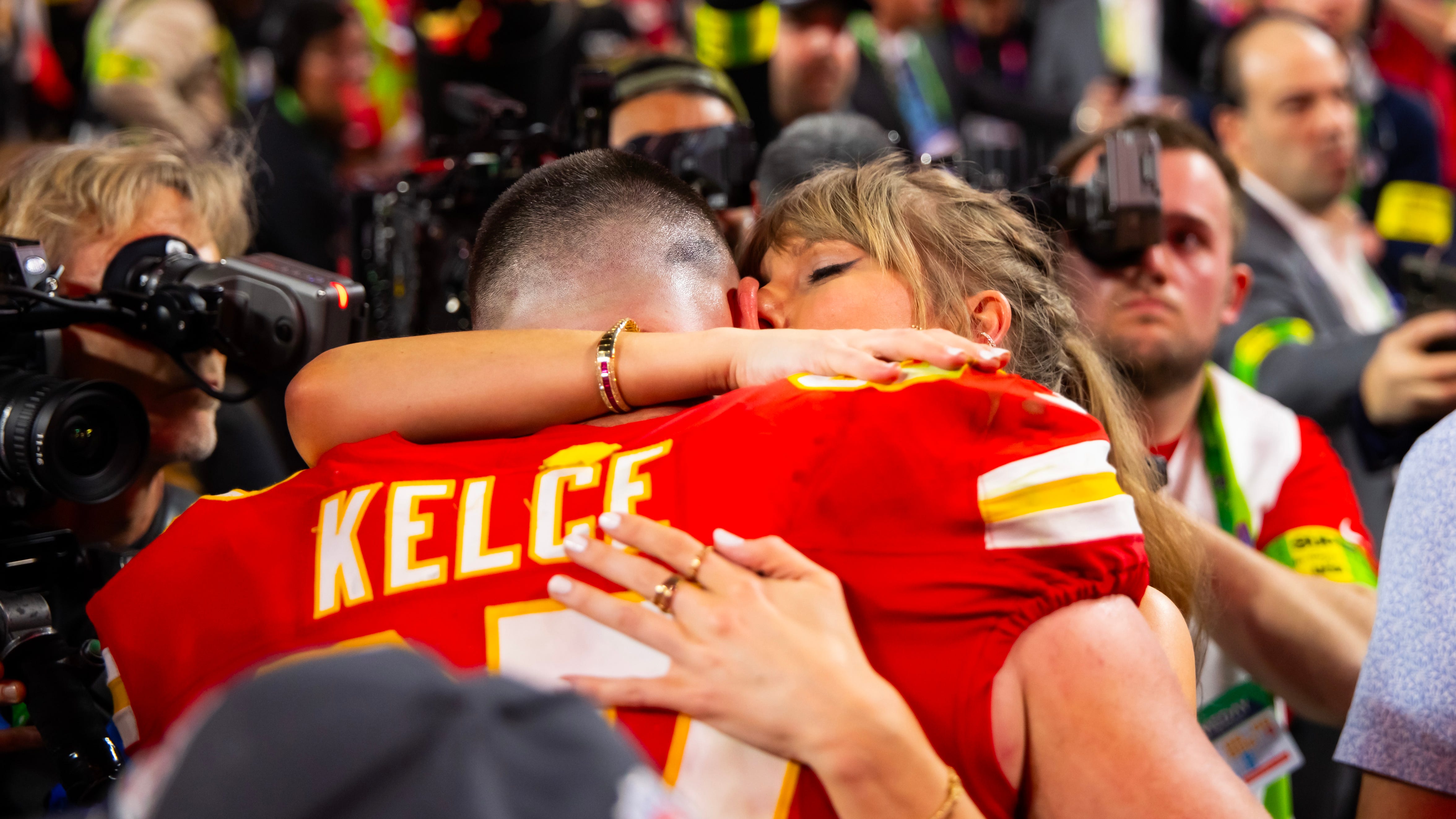 Are Travis Kelce's stats better or worse with Taylor Swift at Kansas City Chiefs games?