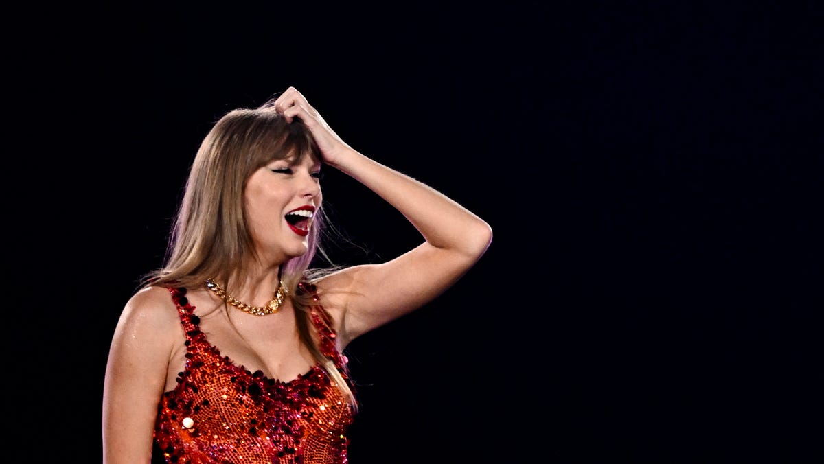 Travis Kelce and Patrick Mahomes cheer on Taylor Swift in Amsterdam