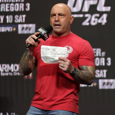 Joe Rogan tests positive for COVID-19