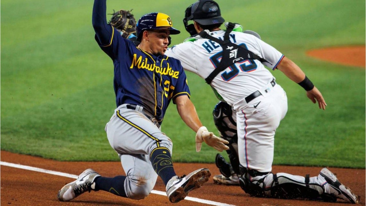 Sprained left ankle could land Brewers' Willy Adames on injured list