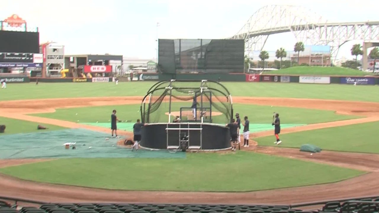 Astros' taxi squad begins work at Whataburger Field