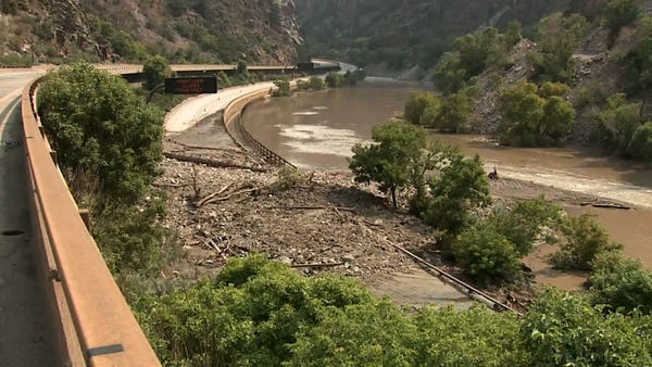 Colorado mudslide closes major interstate highway 