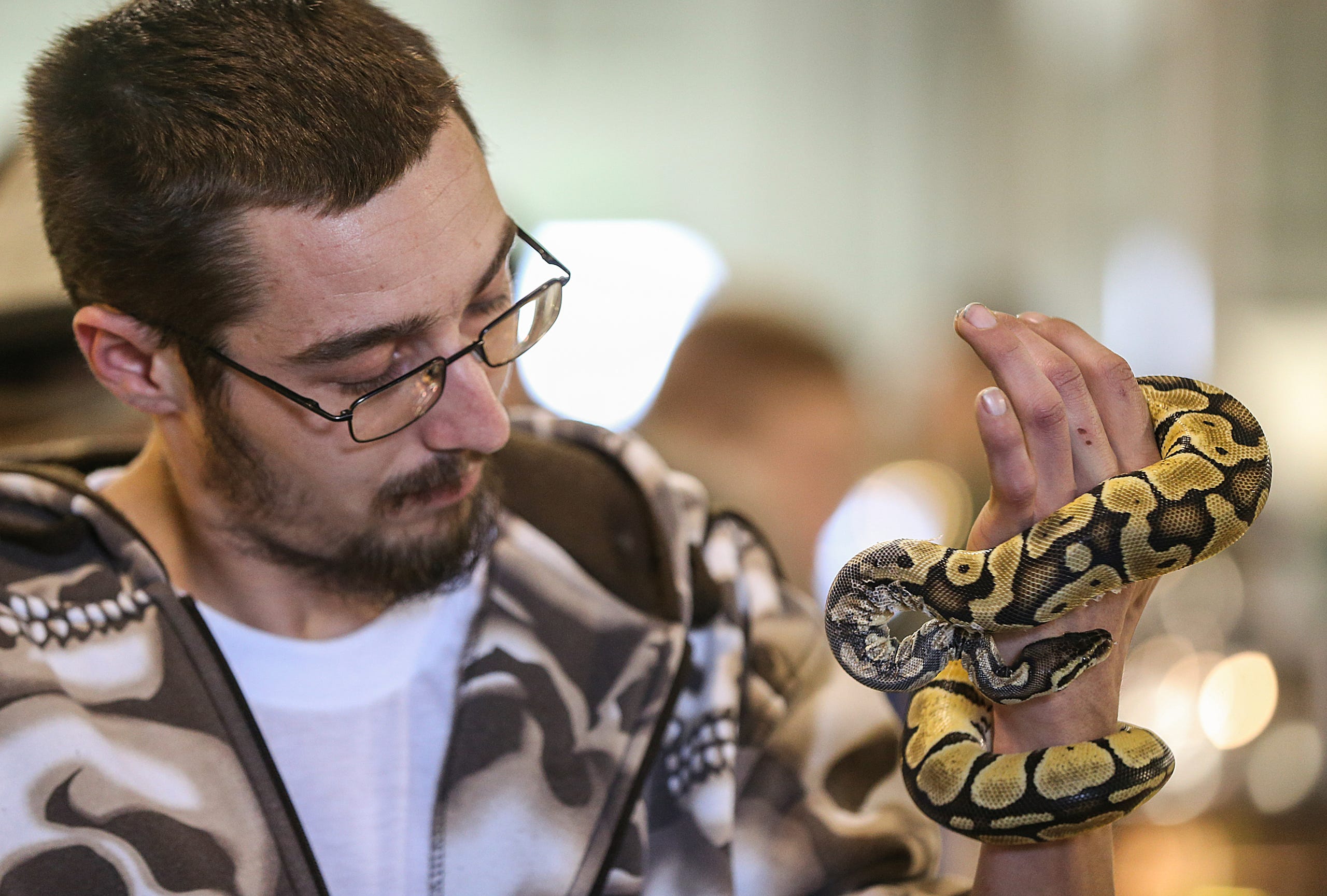 2560px x 1729px - Midwest Reptile Show at state fairgrounds
