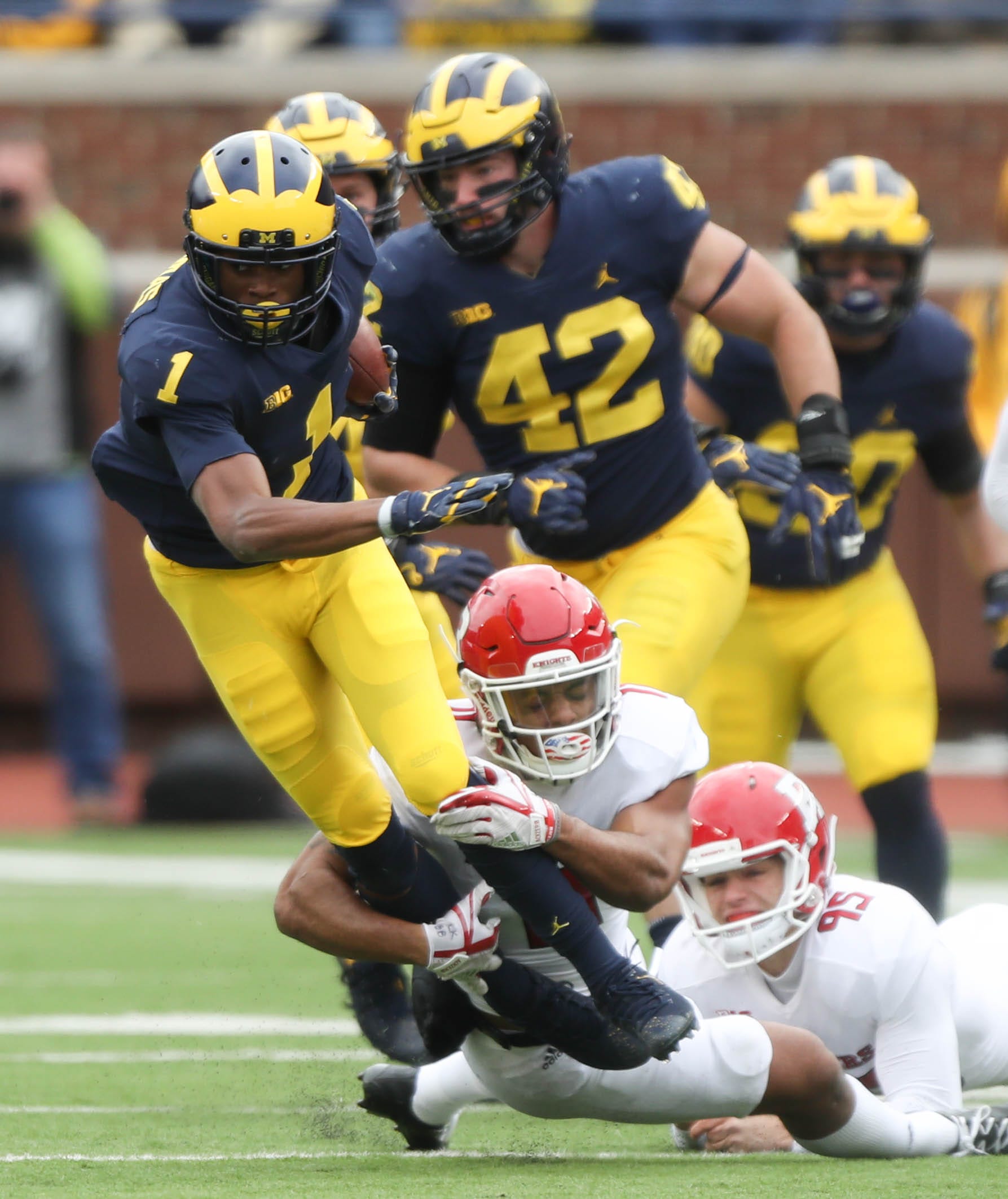 Lavert Hill & The Battle For The Midwest - Maize n Brew