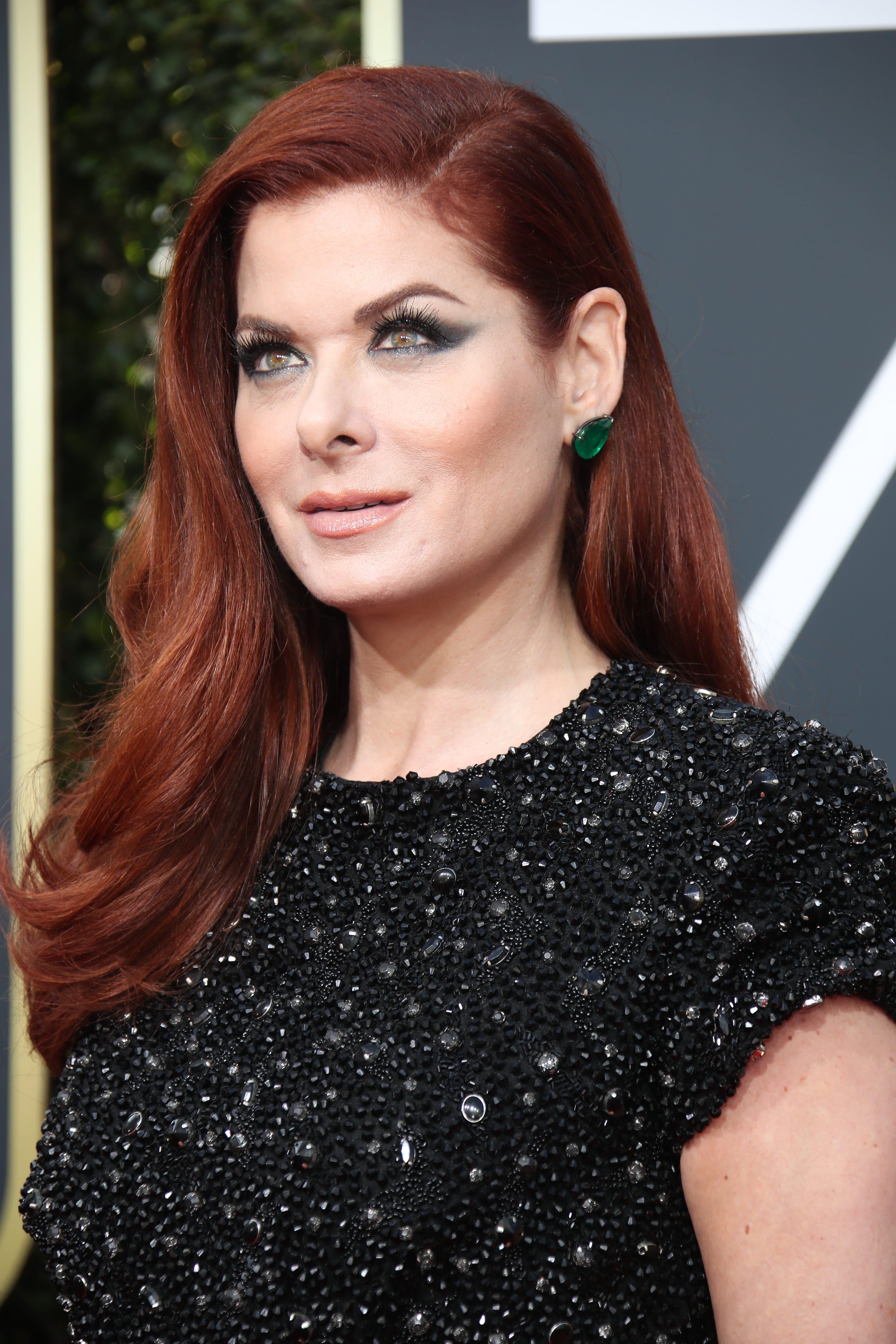 wbir.com | Golden Globes: Debra Messing calls out E! for gender