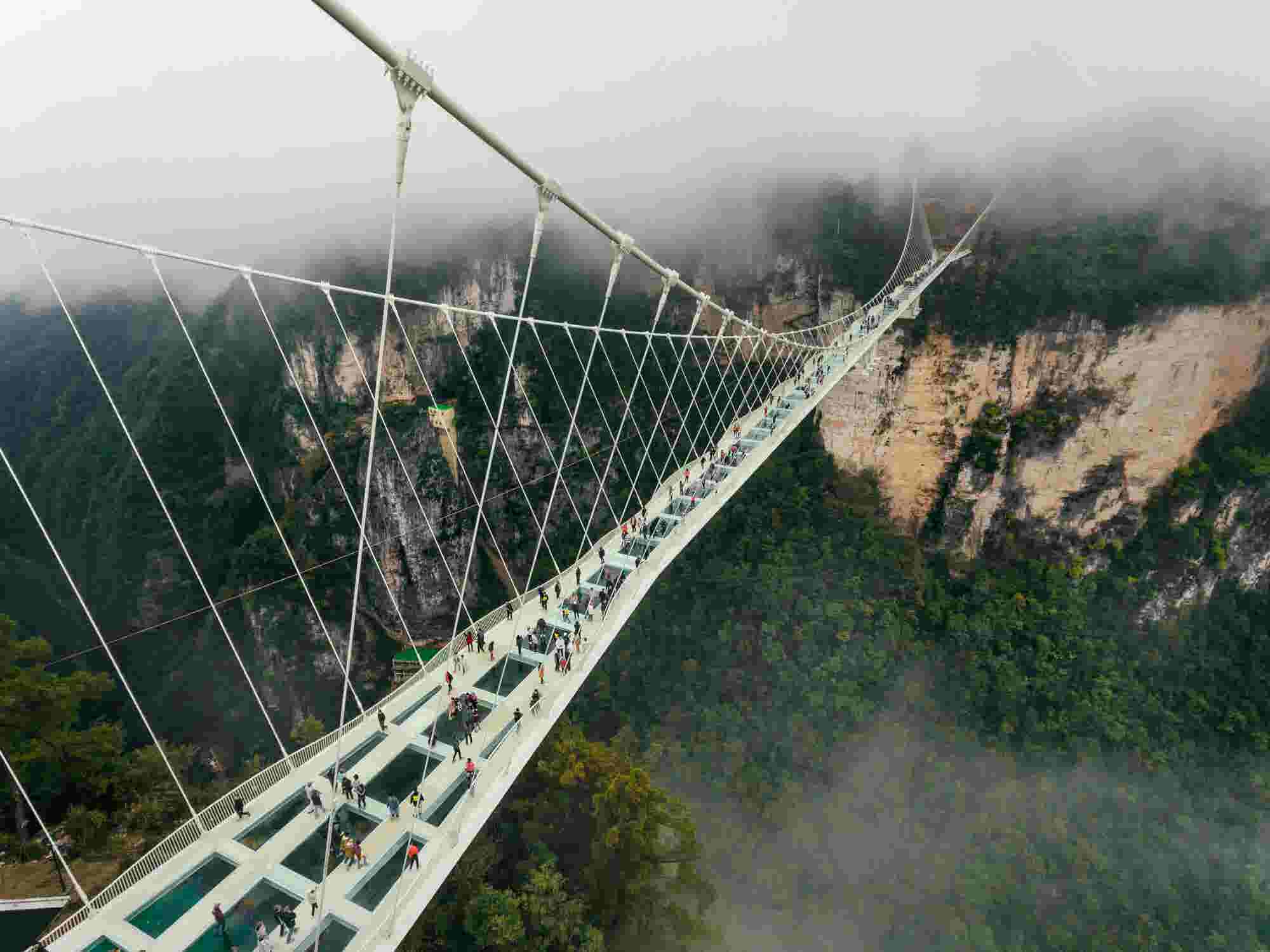 highest glass bridge in the world