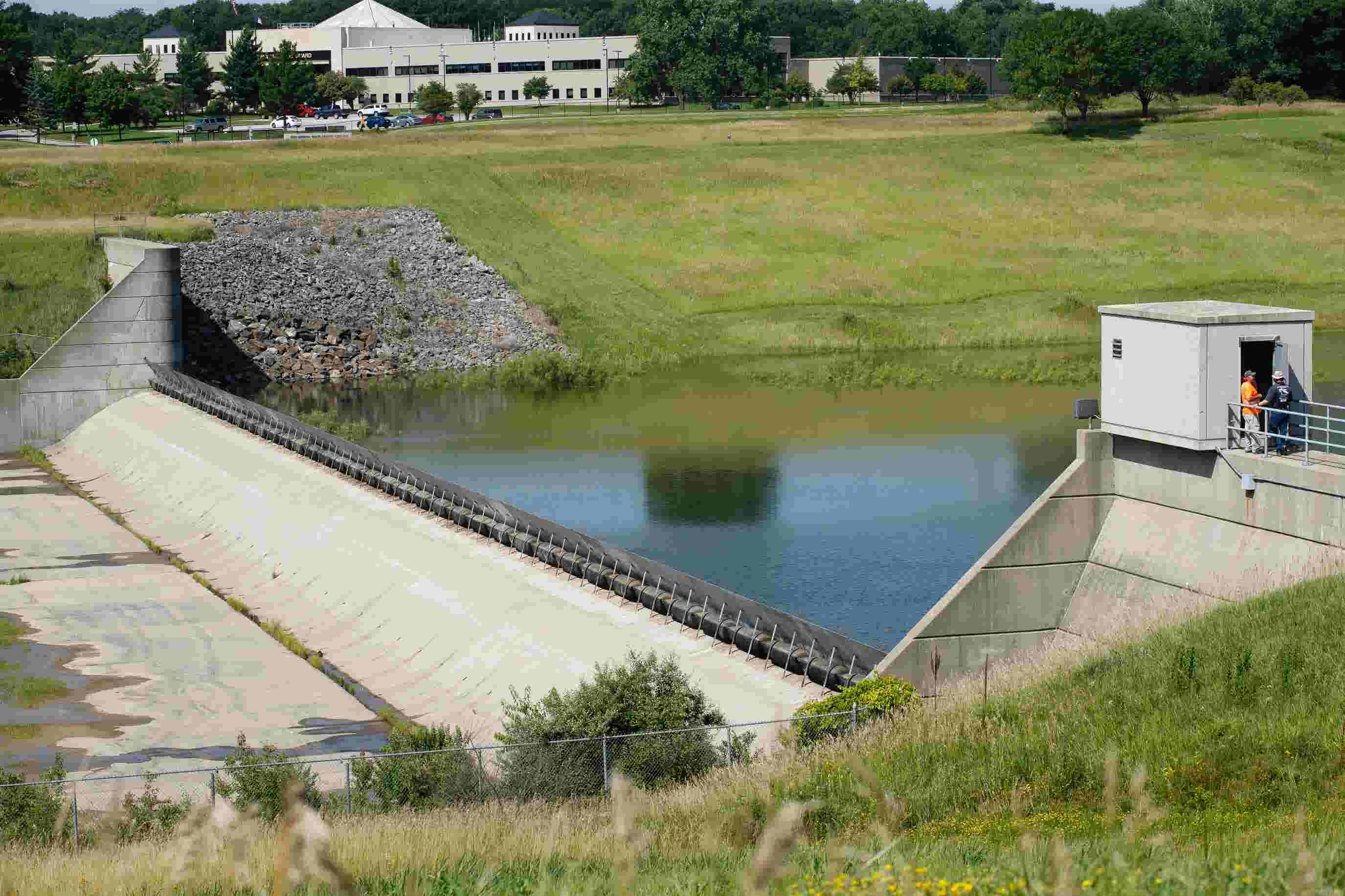 Army Corps raises pneumatic crest gates at Saylorville's spillway